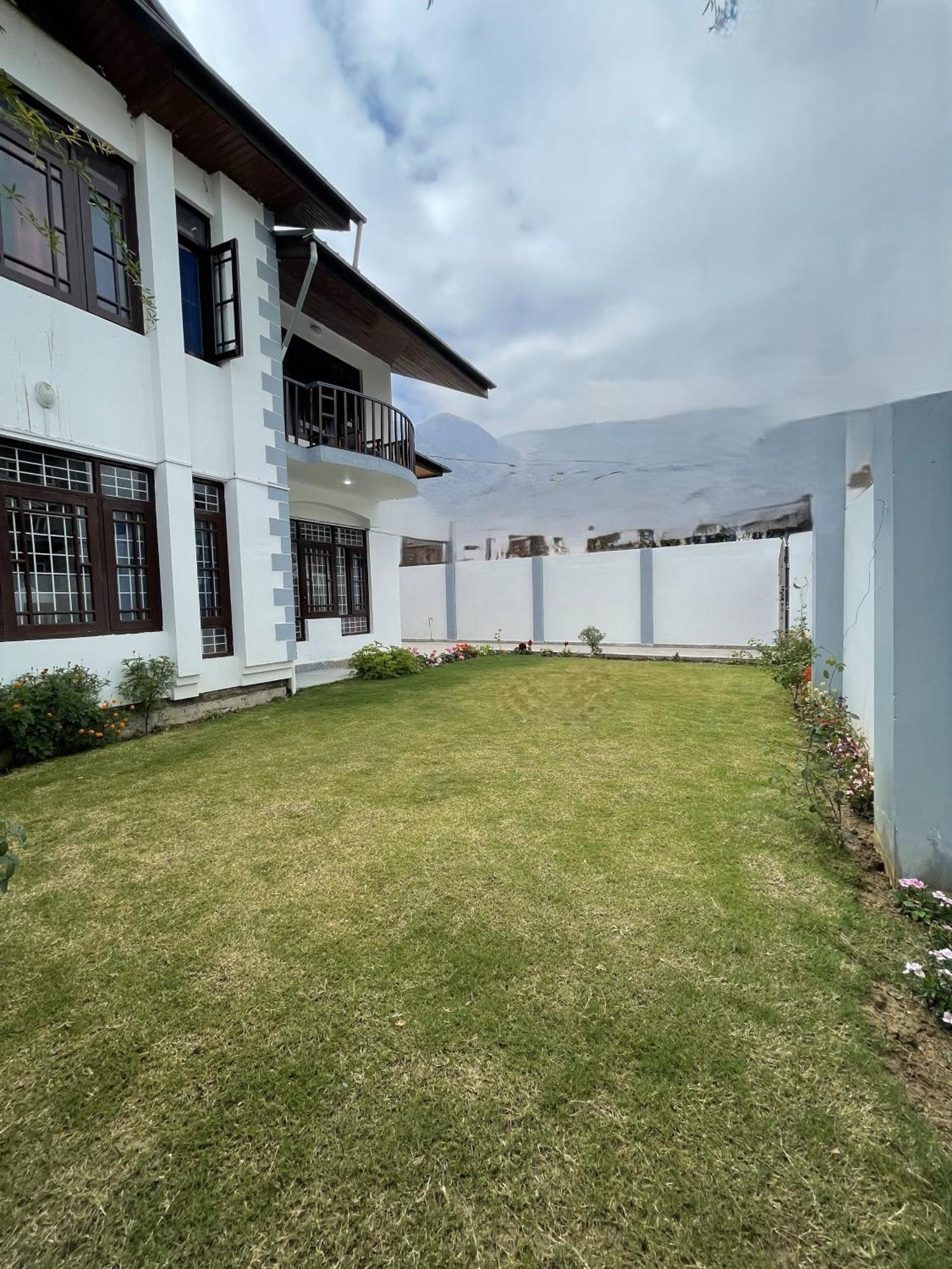 Zinnia East Homestay