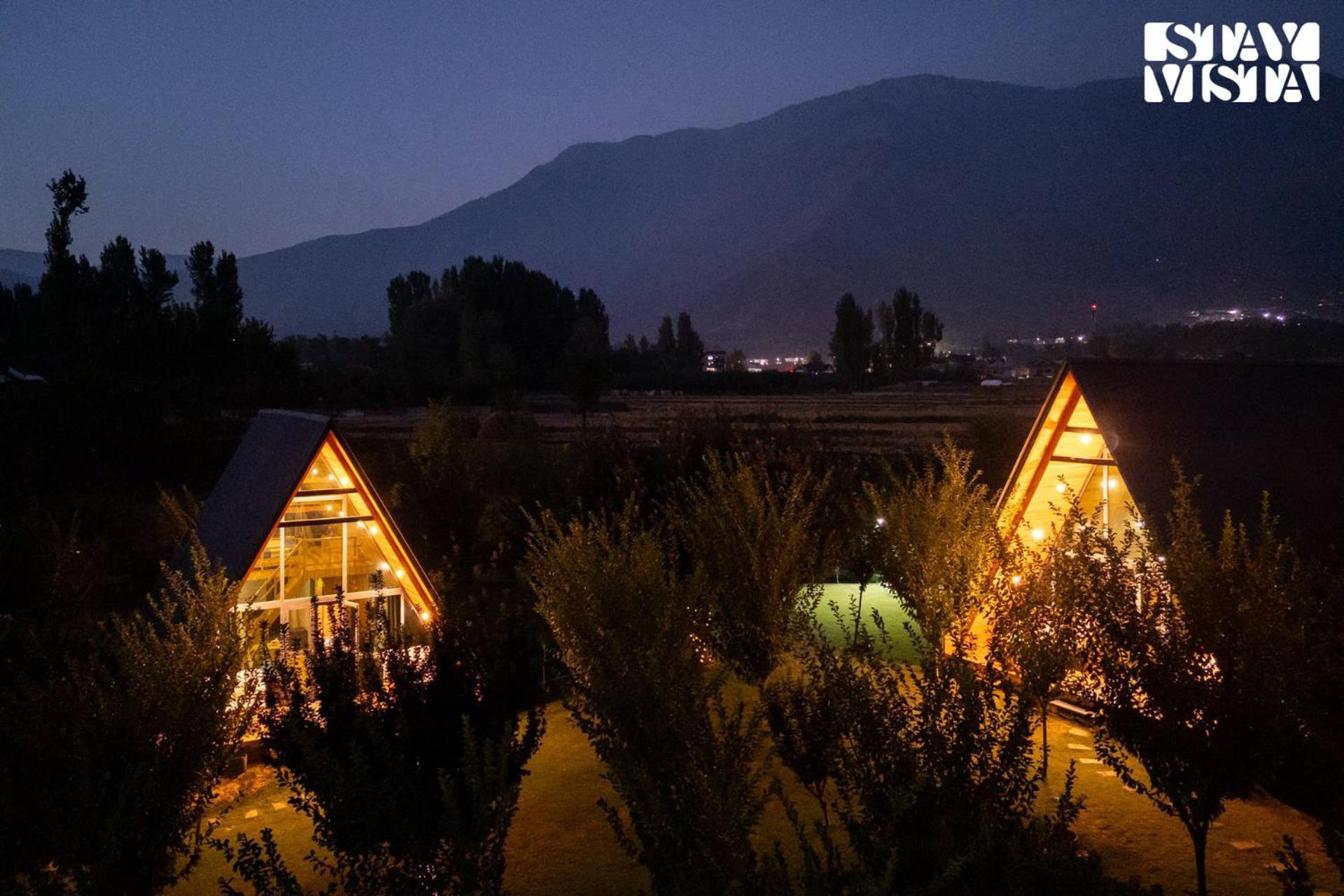 Stayvista At Rahat With Private Pool, Lawn & Bbq Villa Srinagar (Jammu and Kashmir)
