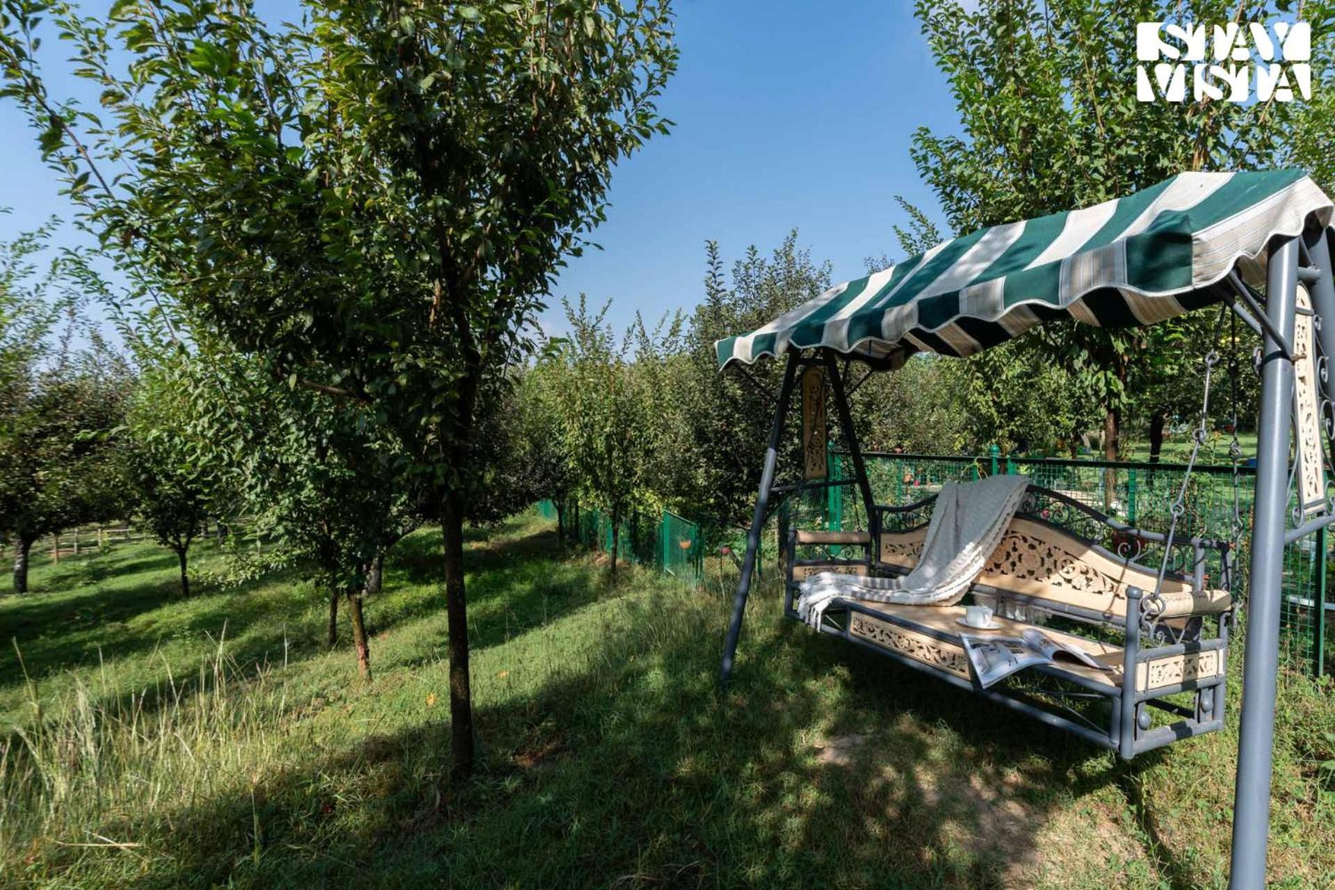 Stayvista At Rahat With Private Pool, Lawn & Bbq Villa Srinagar (Jammu and Kashmir)