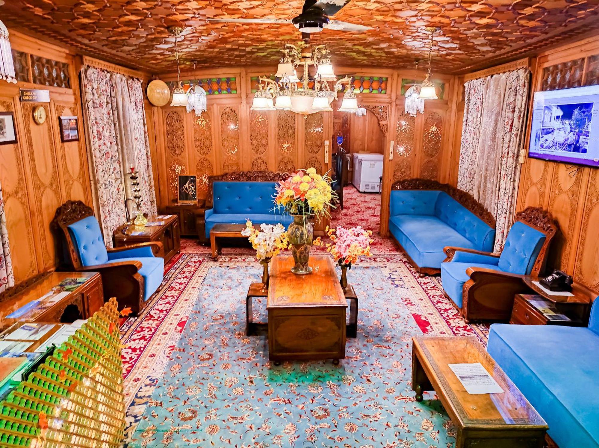 Dal Heritage Houseboat New Manila Botel 3*
