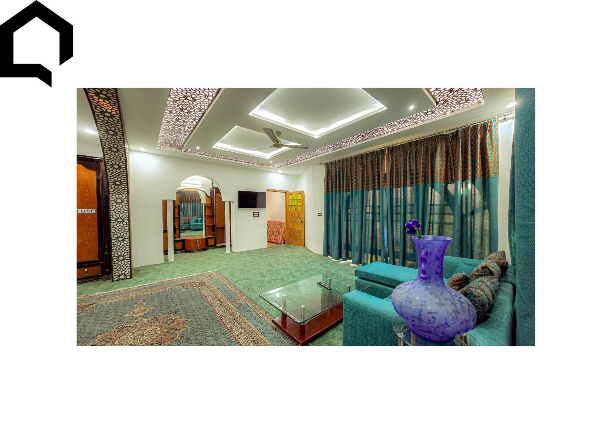 Star Bukhara By Cor * Srinagar (Jammu and Kashmir)