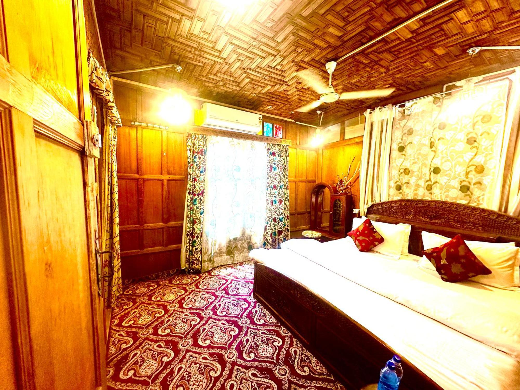 Heritage Palace Hotel Srinagar (Jammu and Kashmir)