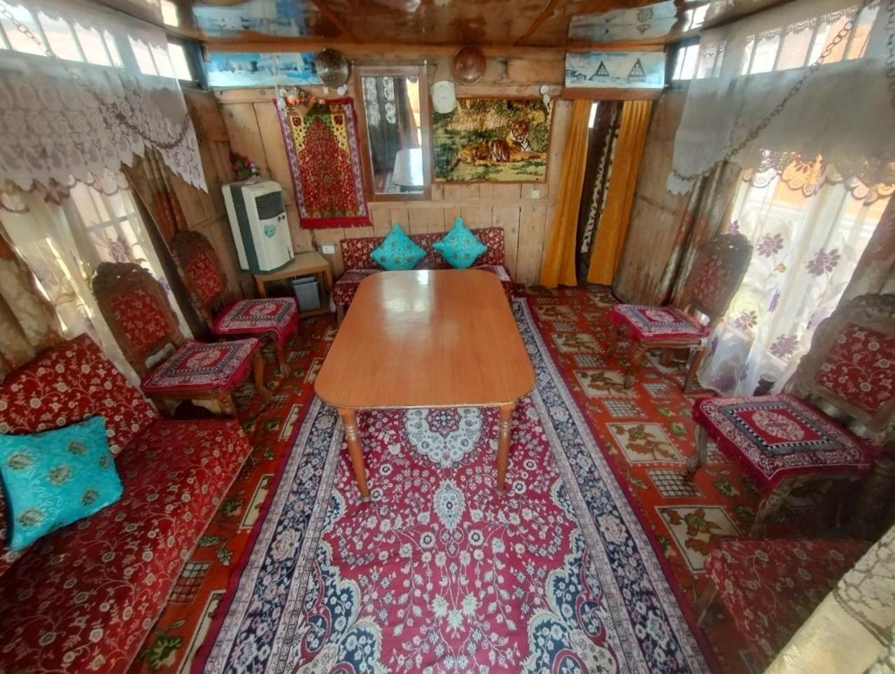 Bed & Breakfast New Dunhill Houseboat *