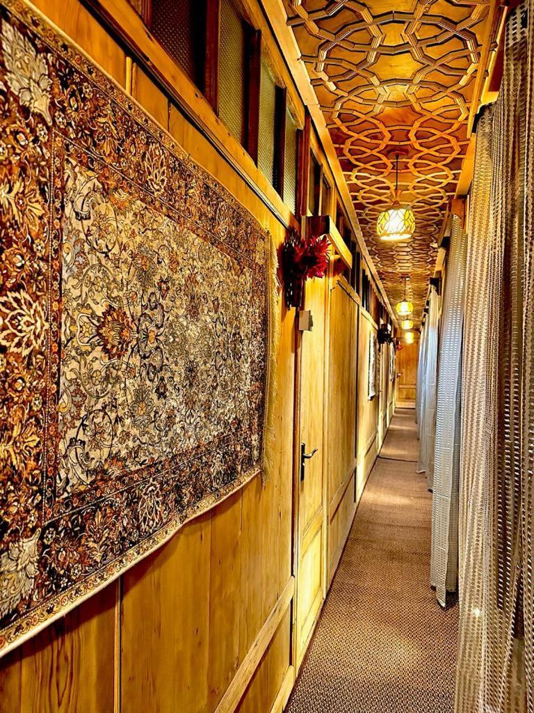 New Zealand Group Of Houseboats * Srinagar (Jammu and Kashmir)