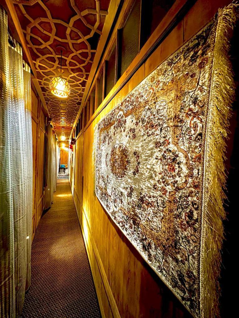 Botel New Zealand Group Of Houseboats Srinagar (Jammu and Kashmir)