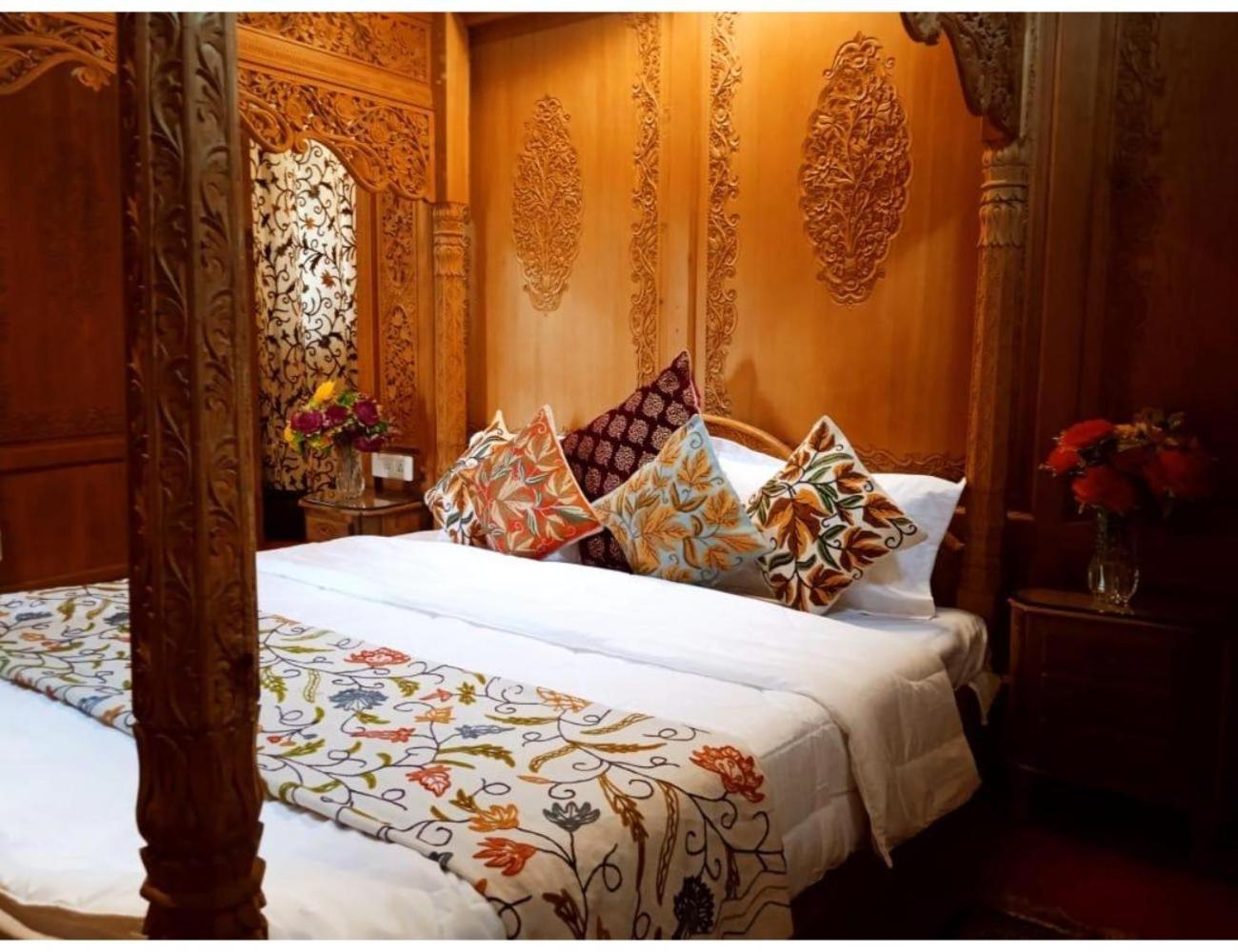 Jigar Heritage ,srinagar * Srinagar (Jammu and Kashmir)