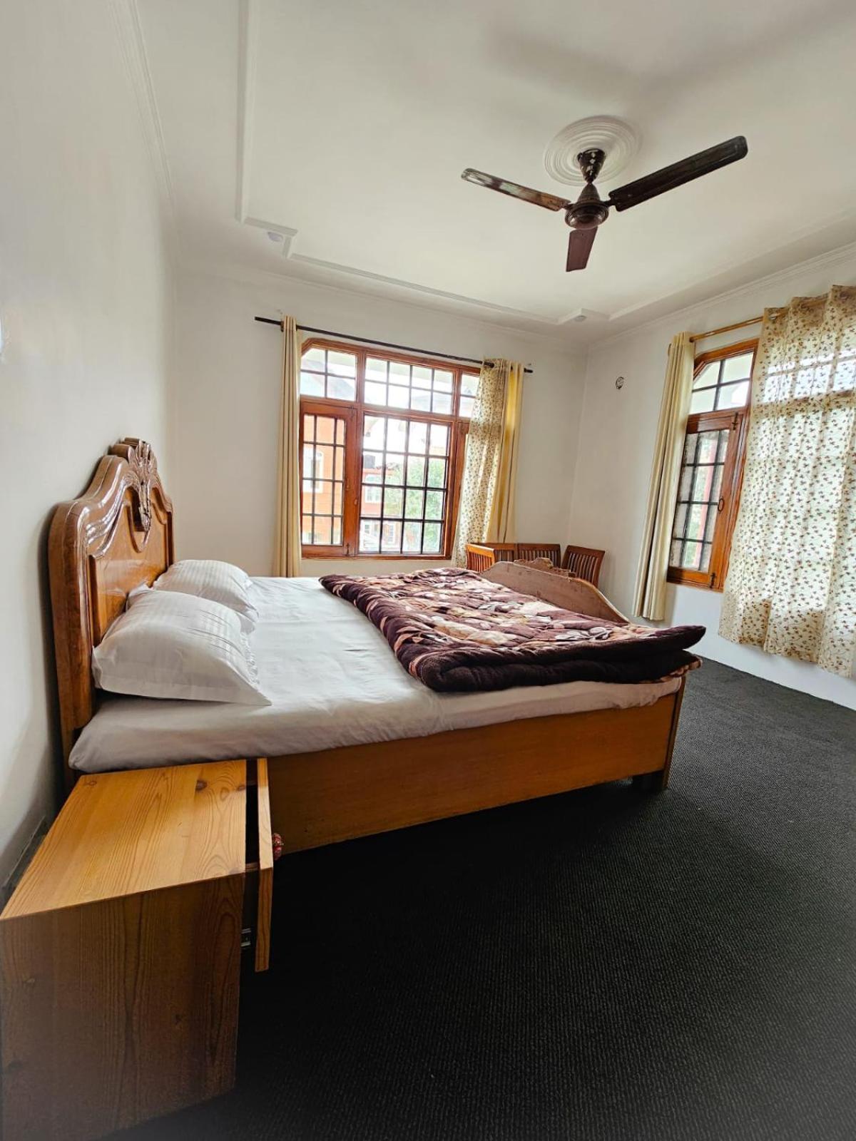 Serene By Juniper Resorts, Rajbagh, Bed & Breakfast