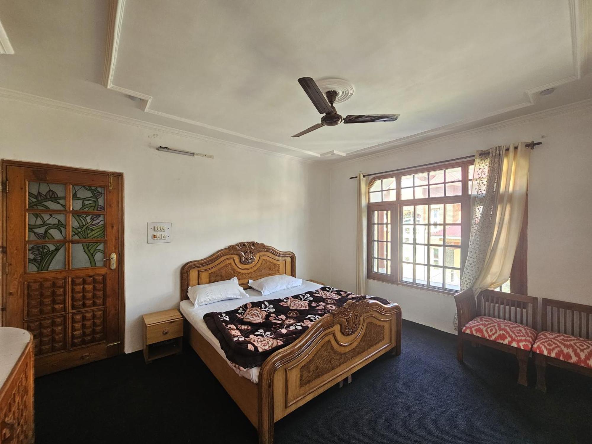 Serene By Juniper Resorts, Rajbagh, Bed & Breakfast Srinagar (Jammu and Kashmir)