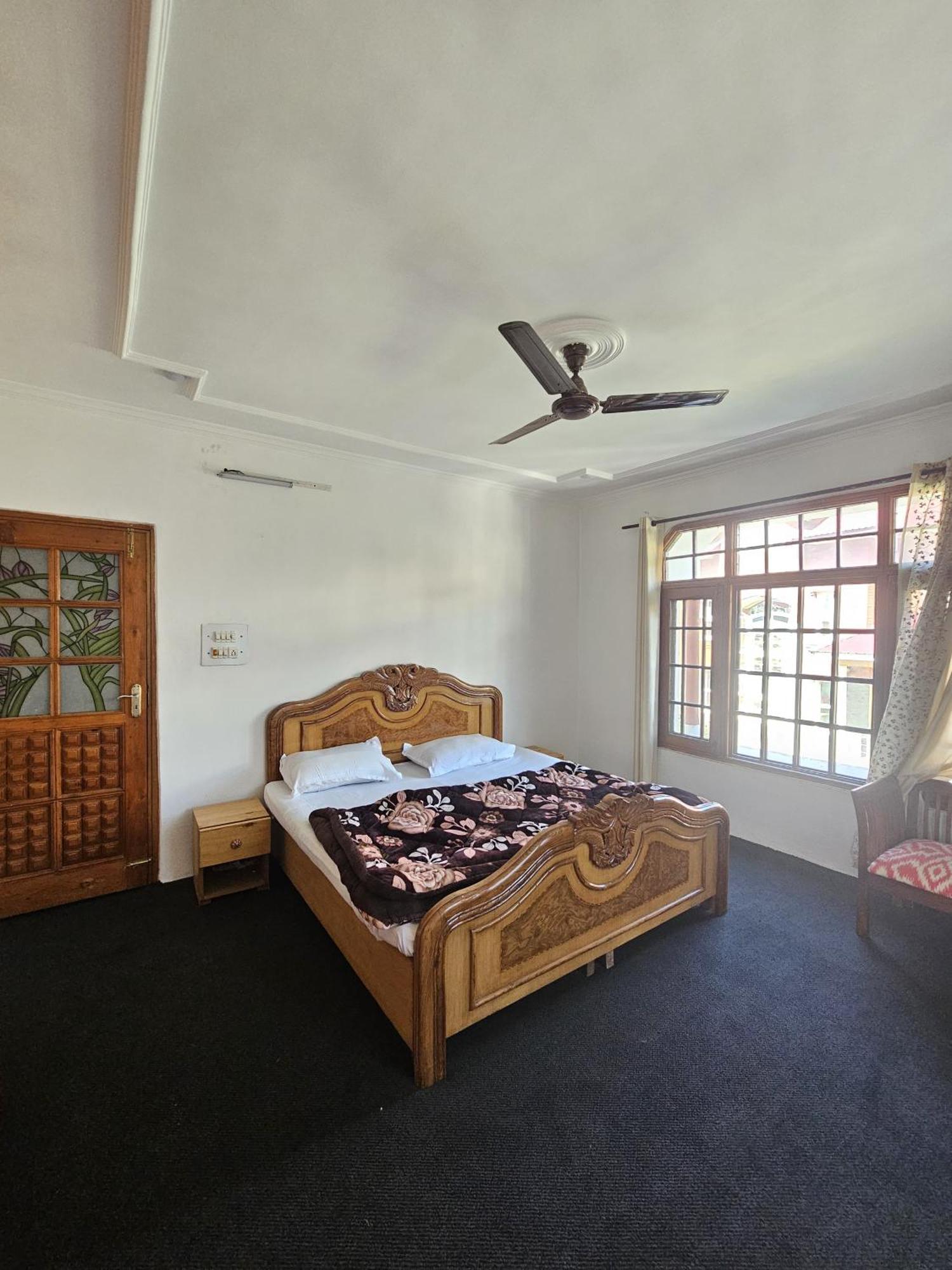 Serene By Juniper Resorts, Rajbagh, Srinagar (Jammu and Kashmir)