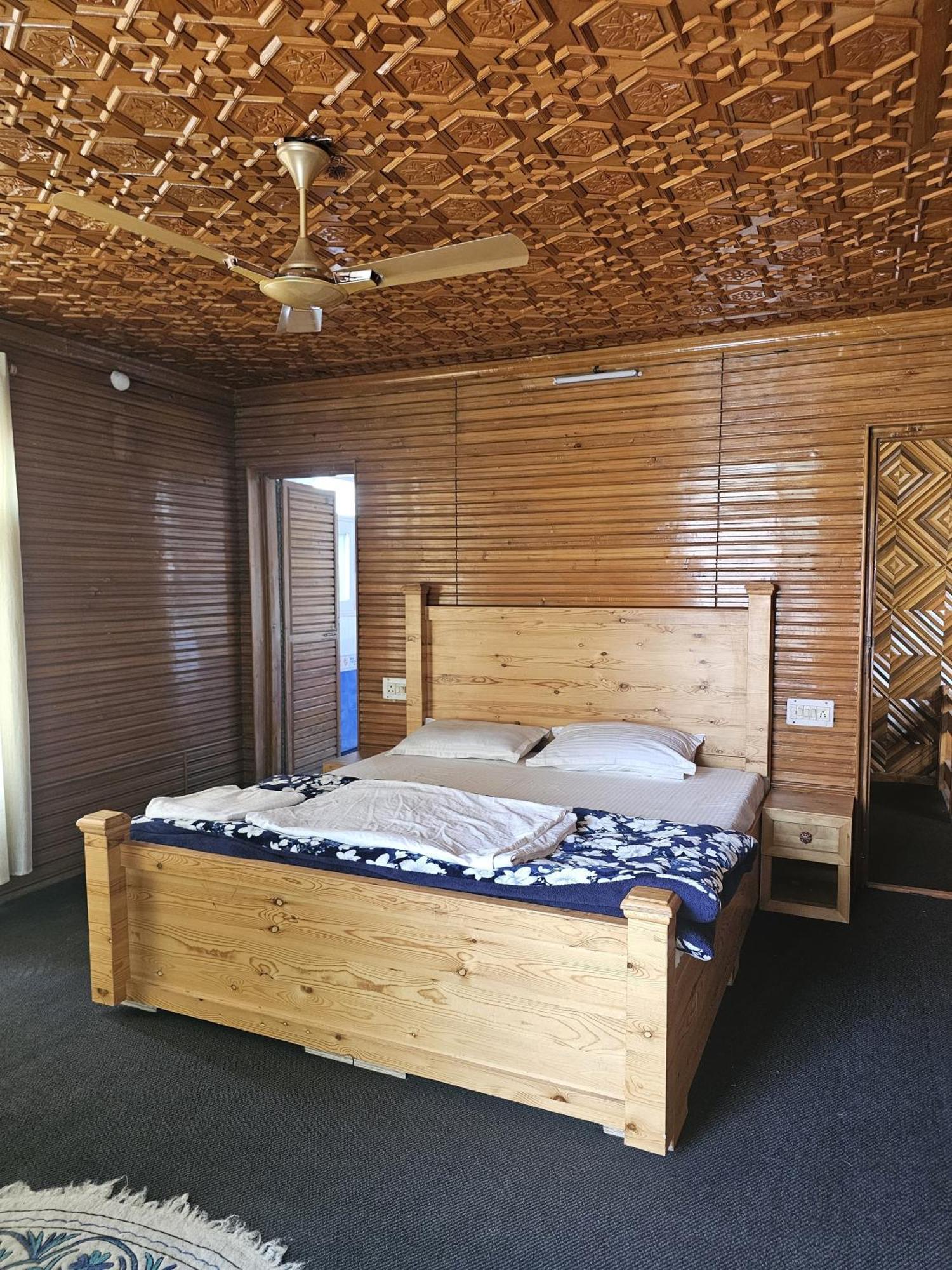 Serene By Juniper Resorts, Rajbagh, Srinagar (Jammu and Kashmir)