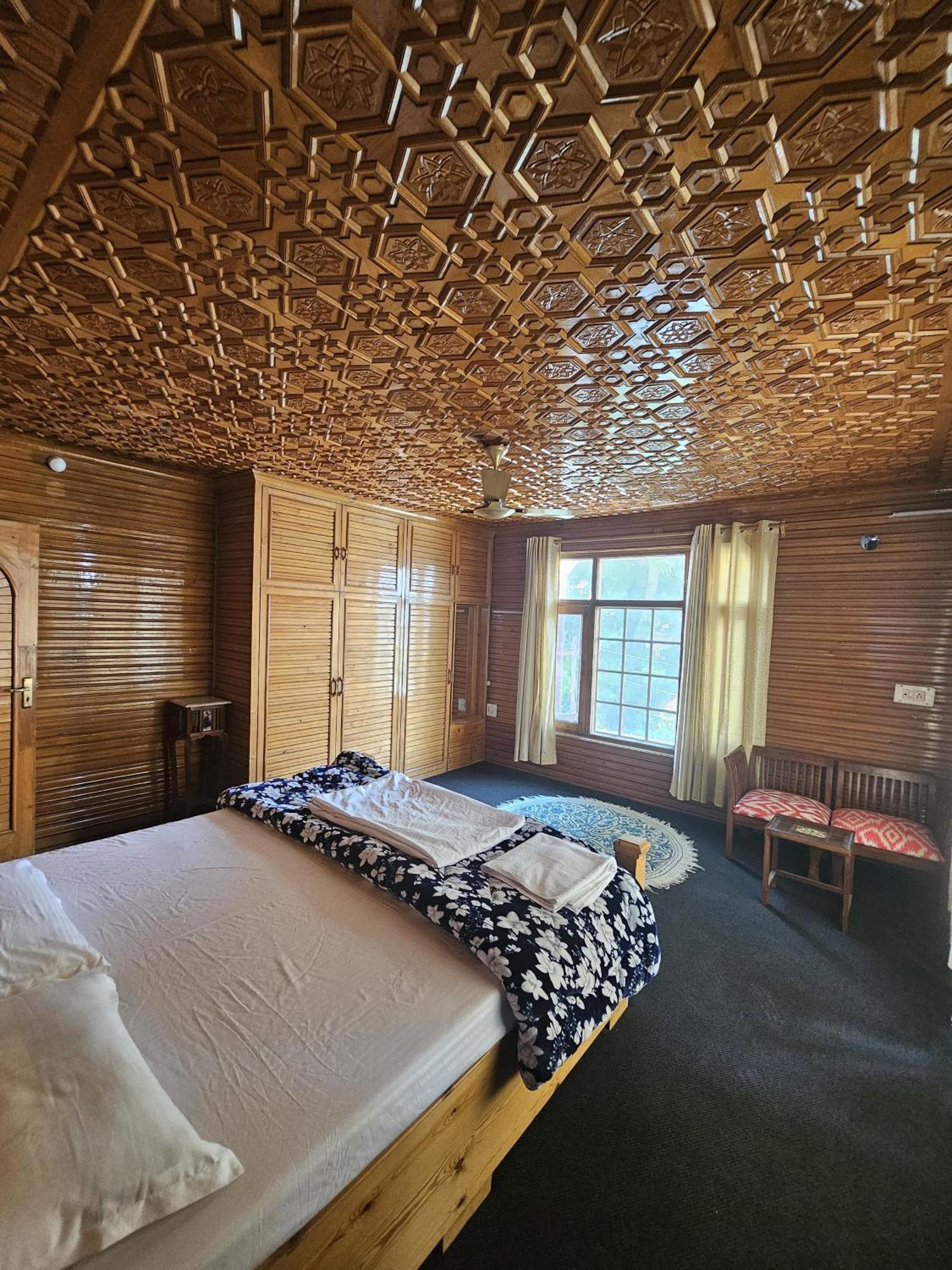 Serene By Juniper Resorts, Rajbagh, * Srinagar (Jammu and Kashmir)