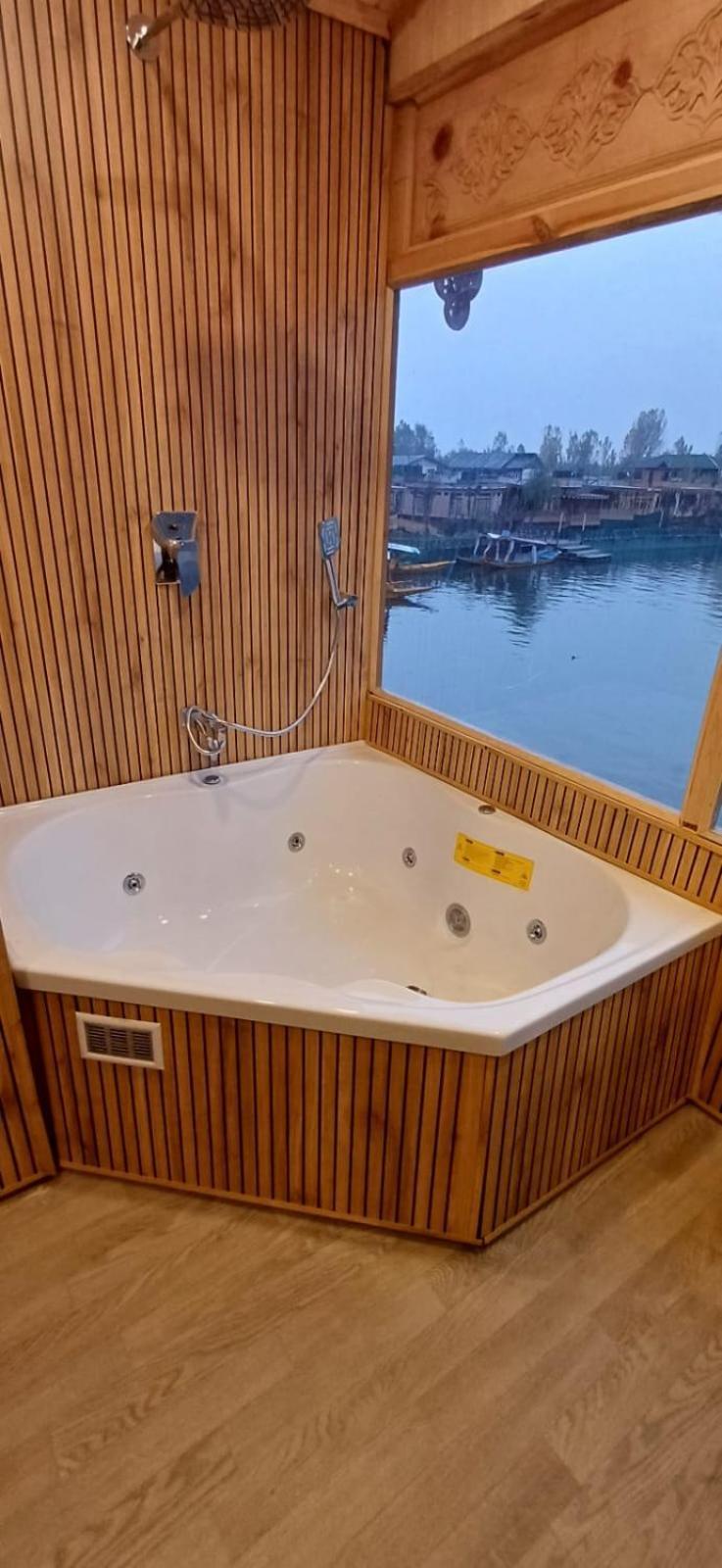 Botel The Smith Palace Group Of Houseboats 4*