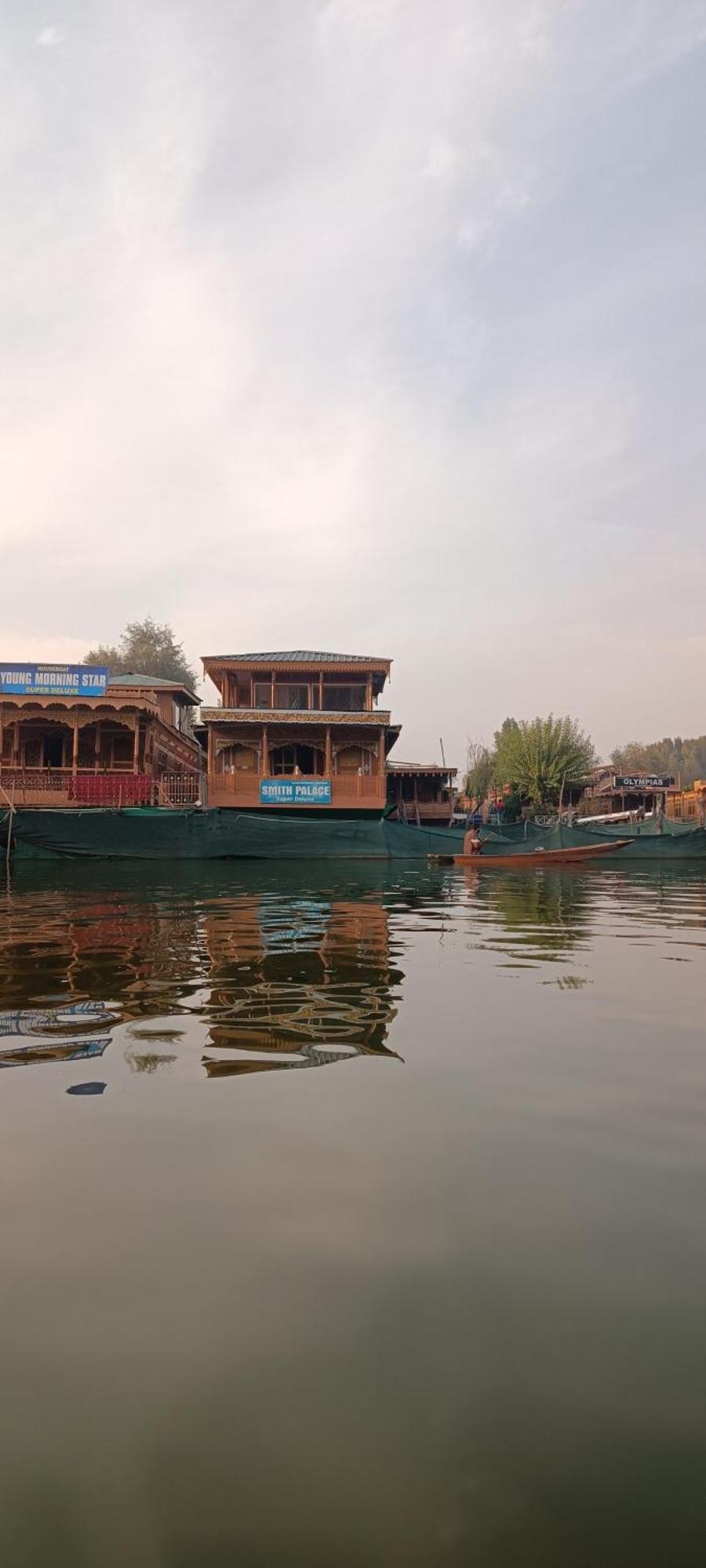 The Smith Palace Group Of Houseboats