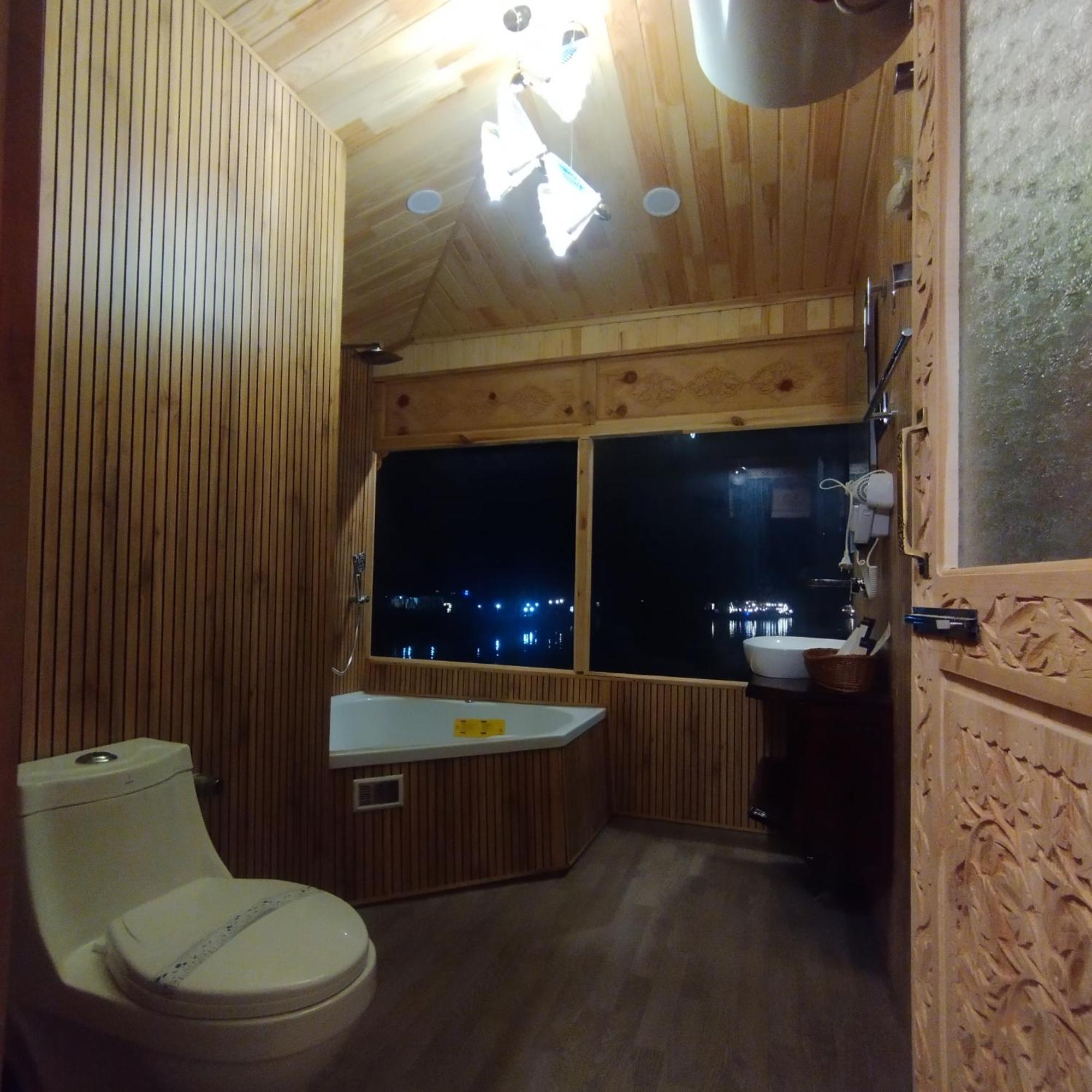 The Smith Palace Group Of Houseboats Botel Srinagar (Jammu and Kashmir)