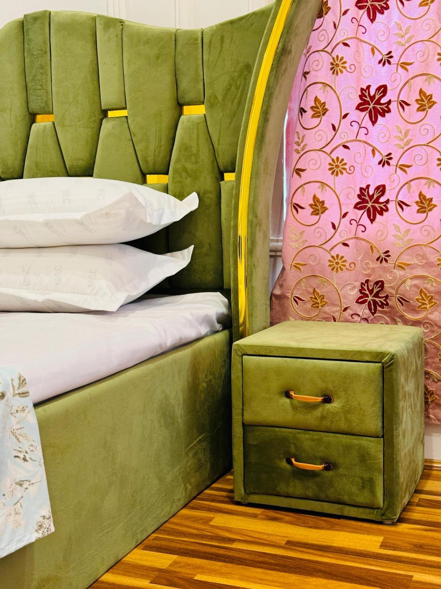 Shesh Bagh Boutique Luxury Retreat Homestay Srinagar (Jammu and Kashmir)