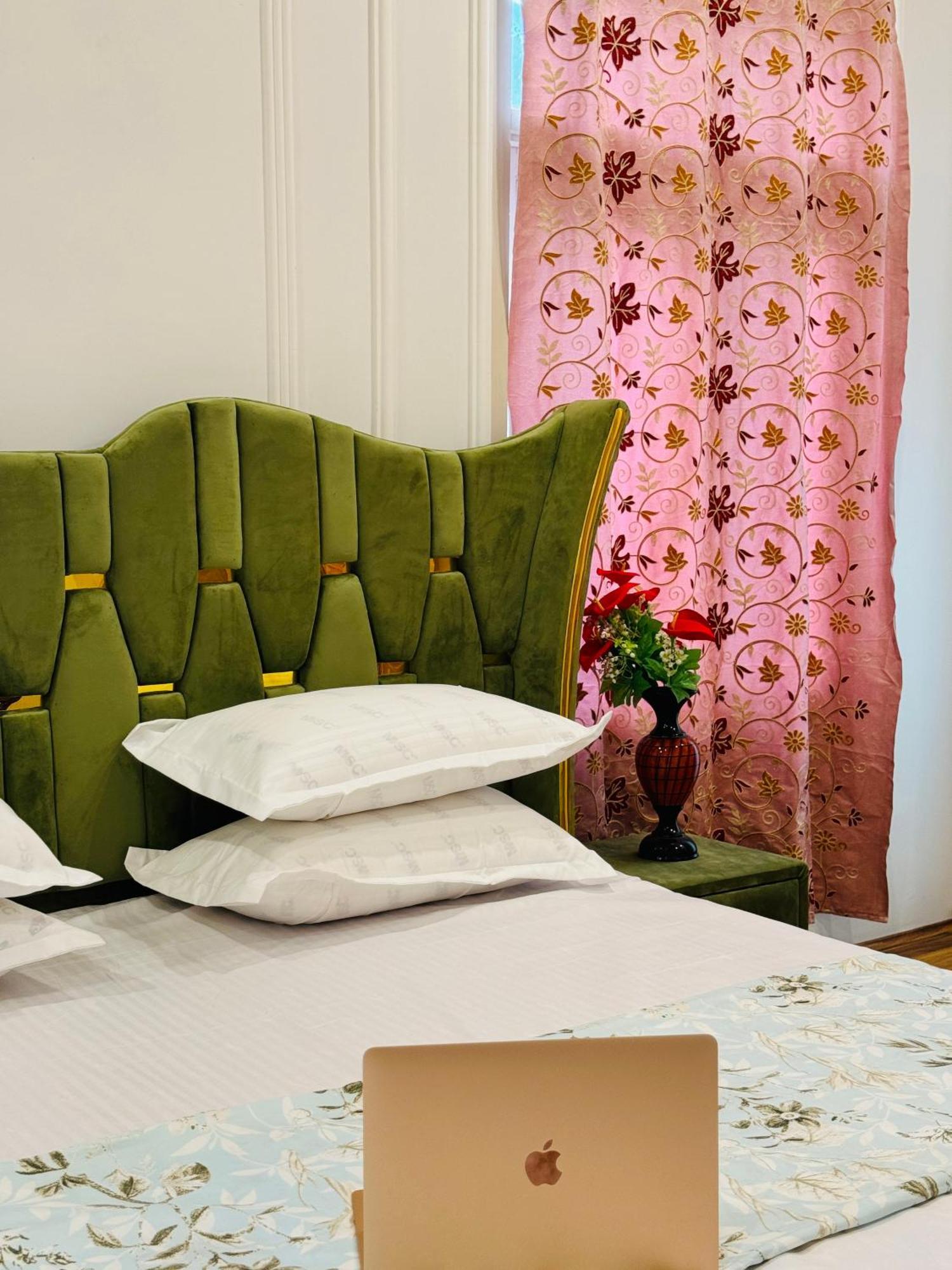 Homestay Shesh Bagh Boutique Luxury Retreat