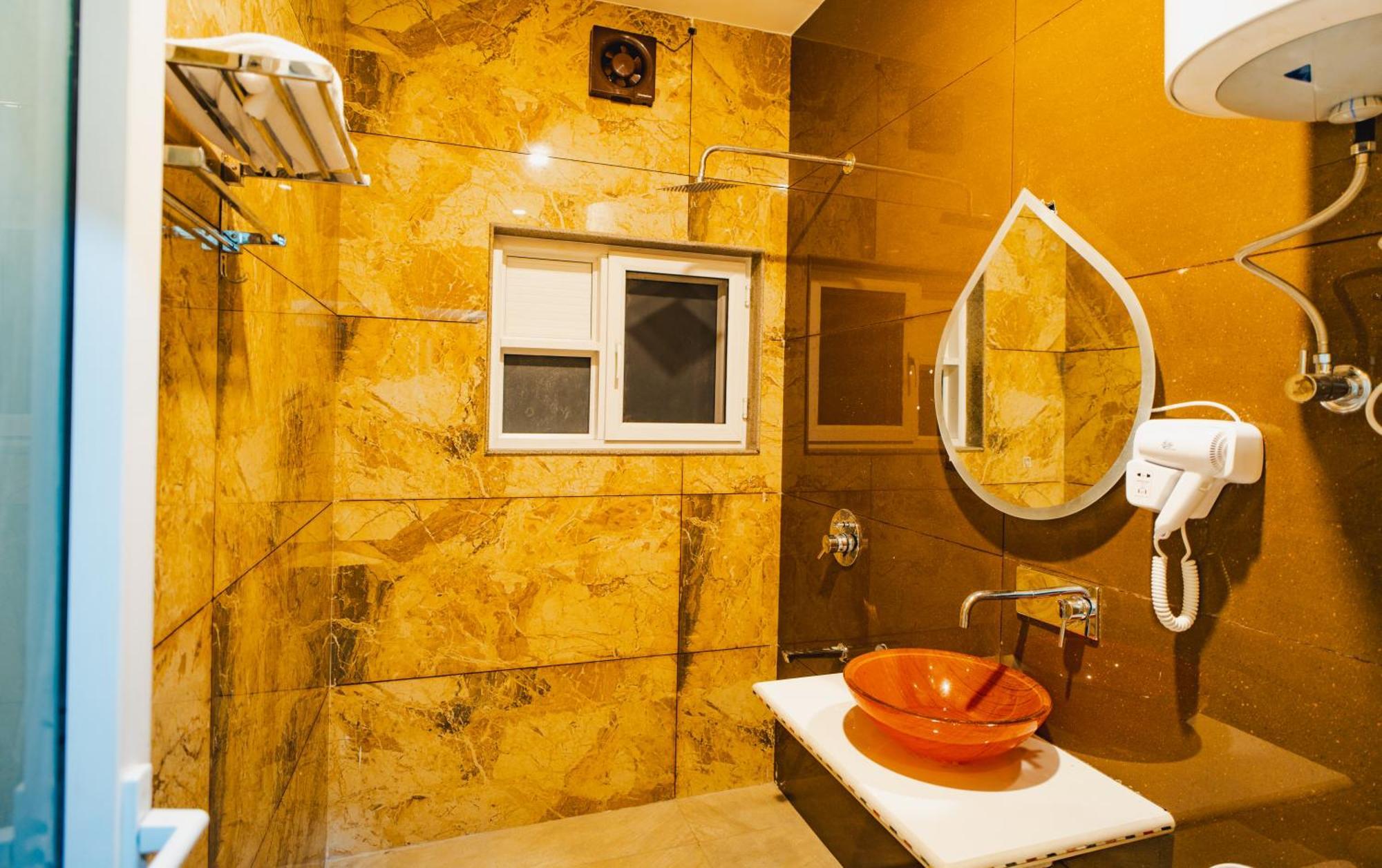 Homestay Silver Roche Srinagar (Jammu and Kashmir)