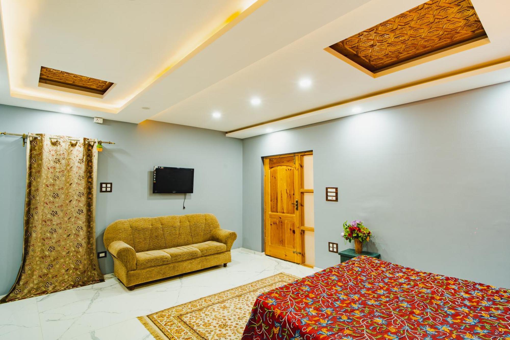 Silver Roche Homestay Srinagar (Jammu and Kashmir)