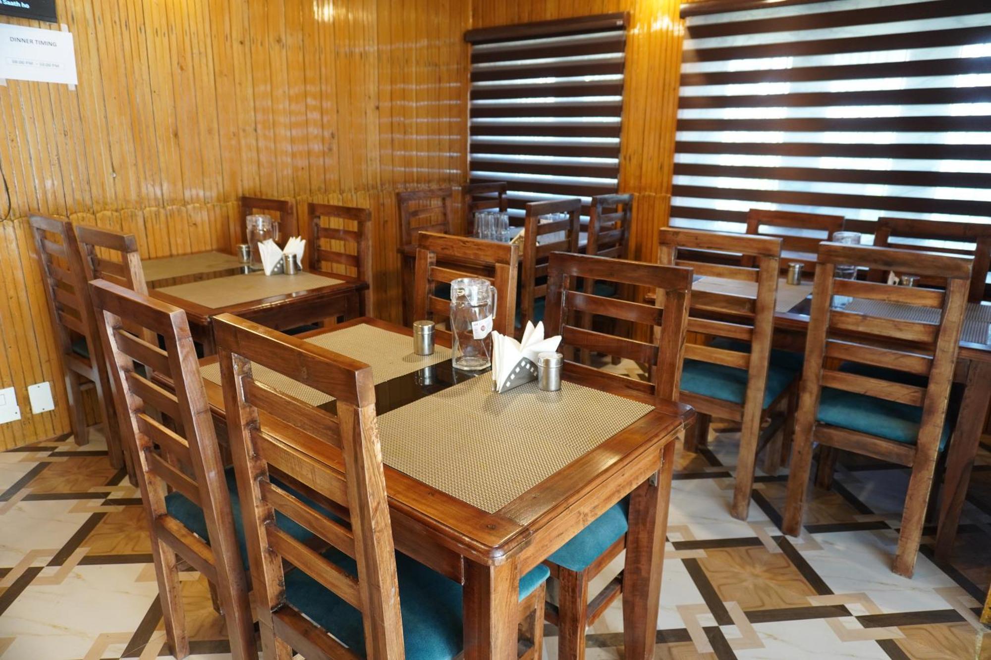 Arbor Hotel *
