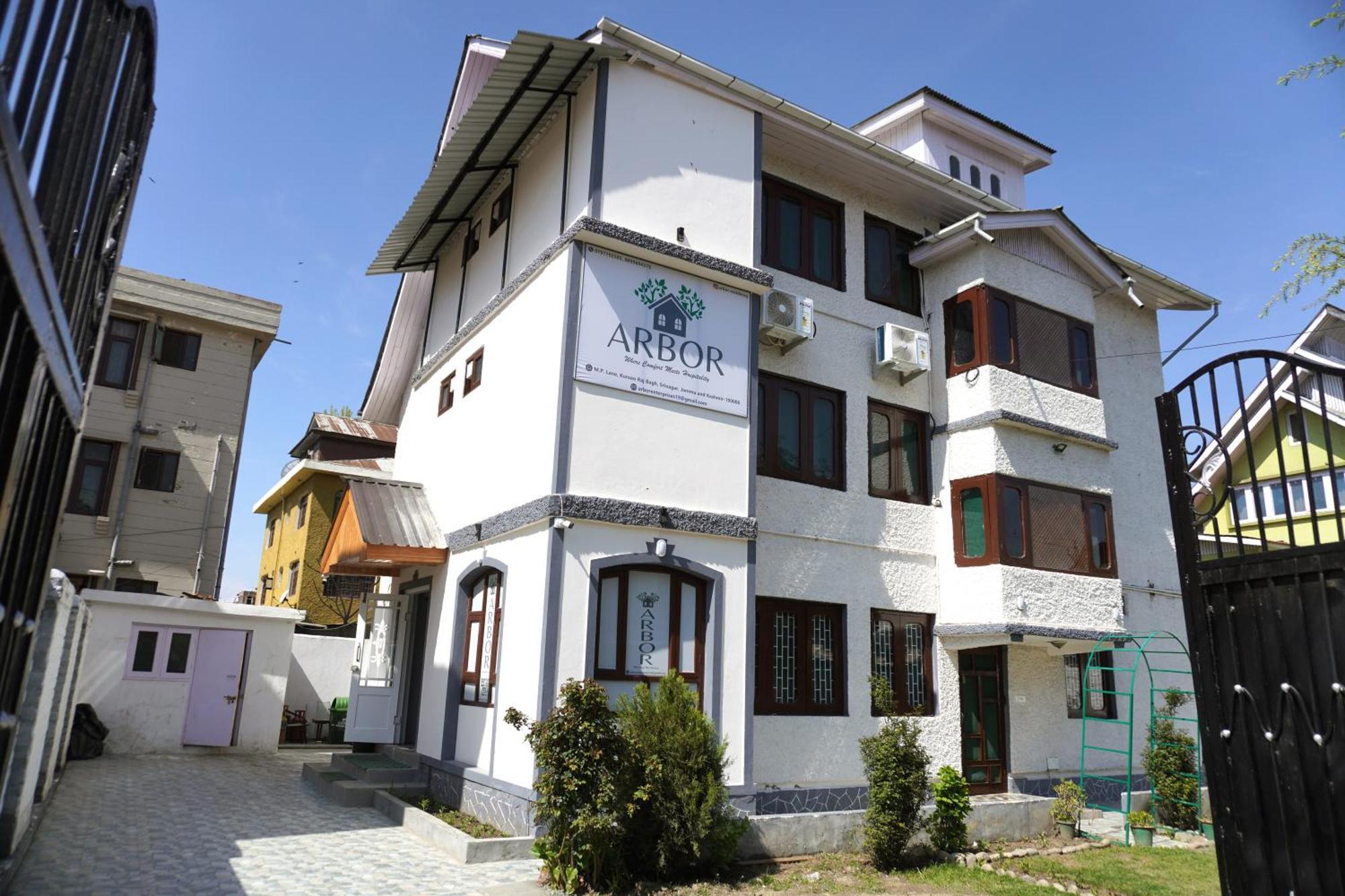 Hotel Arbor Srinagar (Jammu and Kashmir)