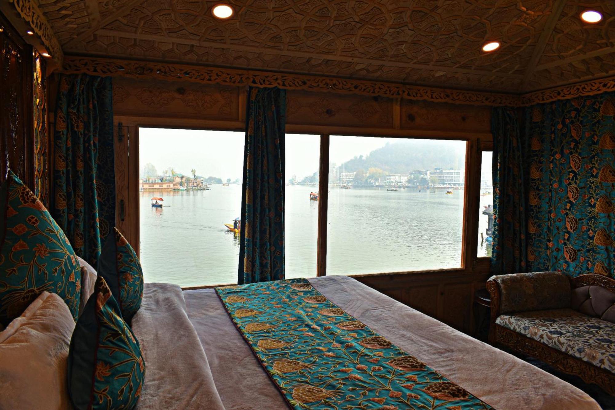 The Smith Palace Group Of Houseboats 4*