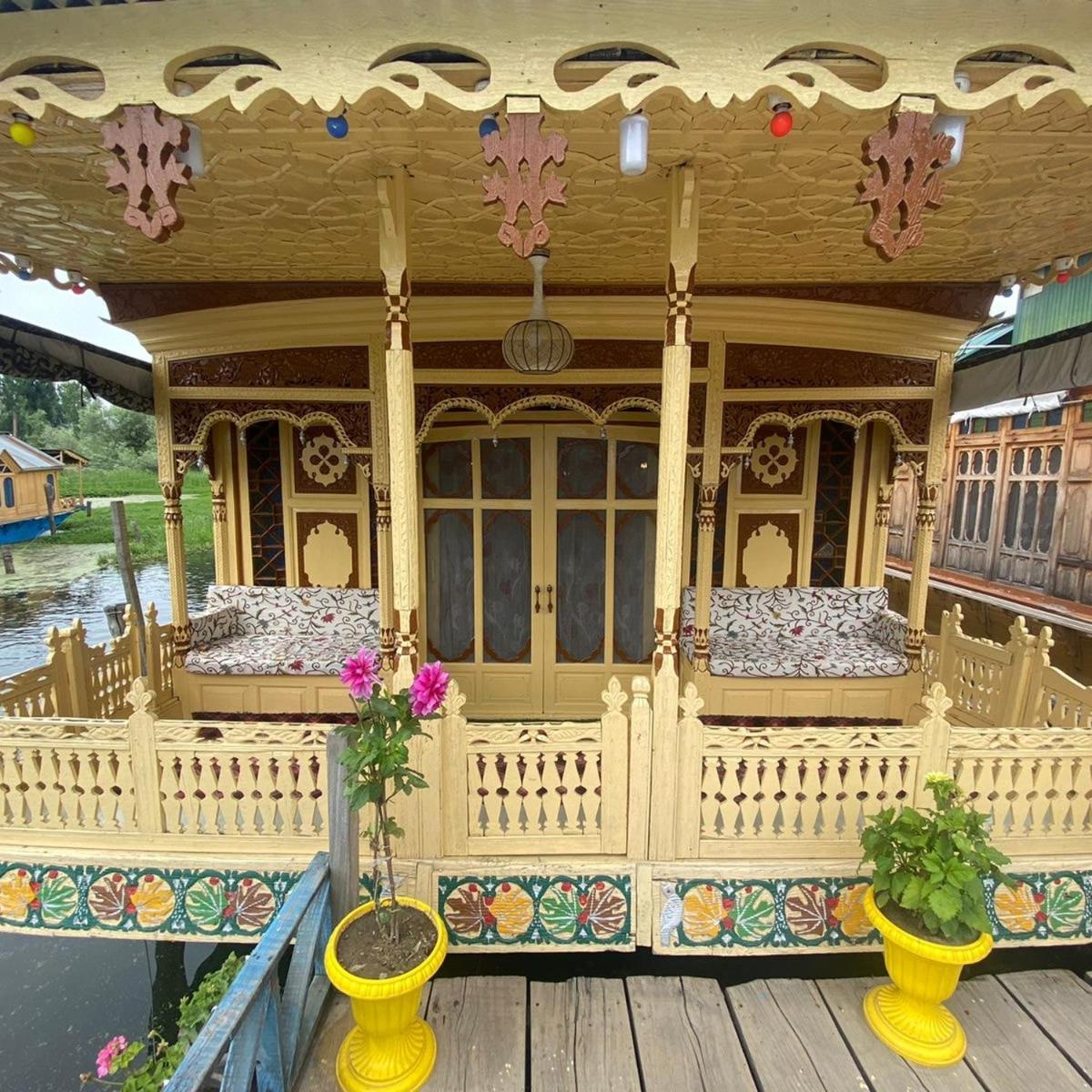 House Boat Geneva Srinagar (Jammu and Kashmir)