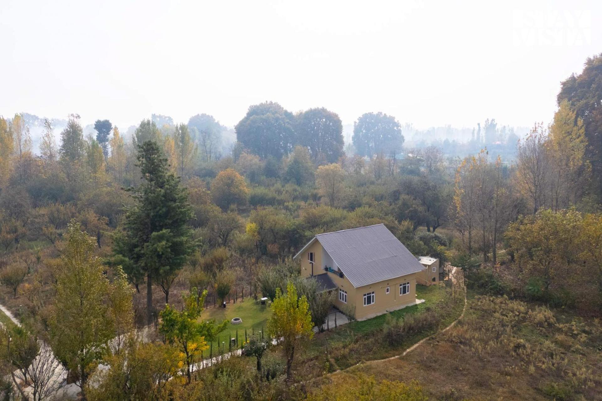 The Dewan Bagh With Heater At By Stayvista Villa Srinagar (Jammu and Kashmir)
