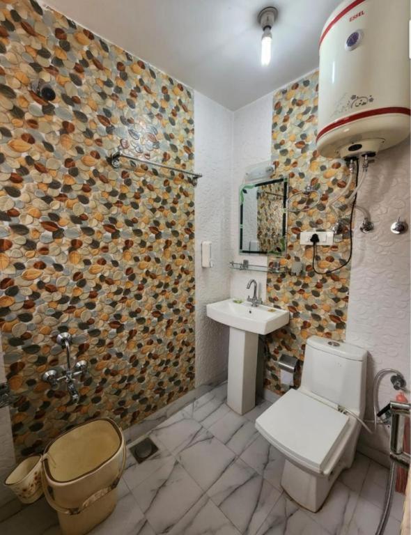 Hotel Behtereen *