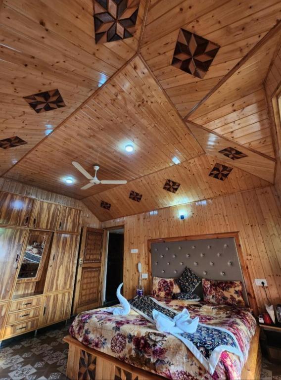 Behtereen Hotel Srinagar (Jammu and Kashmir)