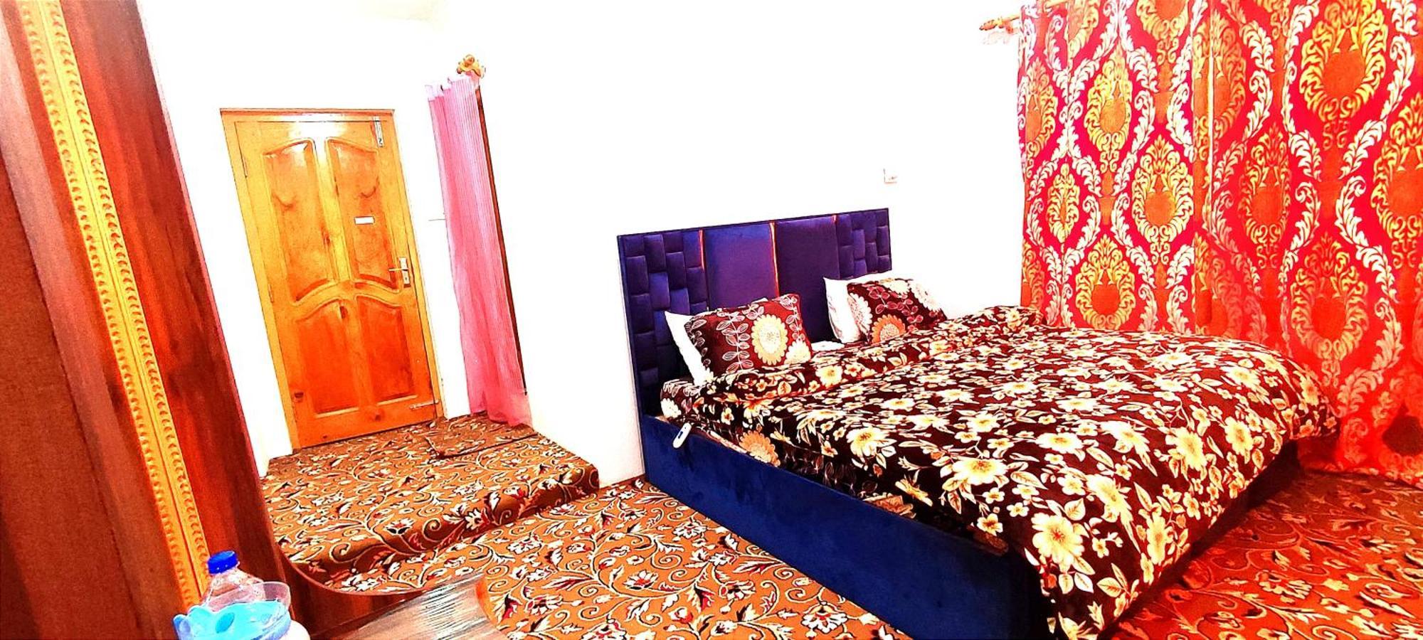 Homestay The Clover Srinagar (Jammu and Kashmir)