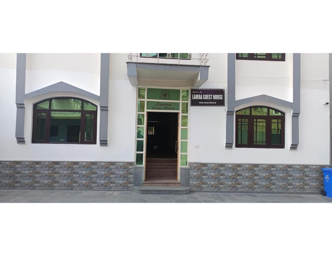 Lamra Guest House, Homestay *