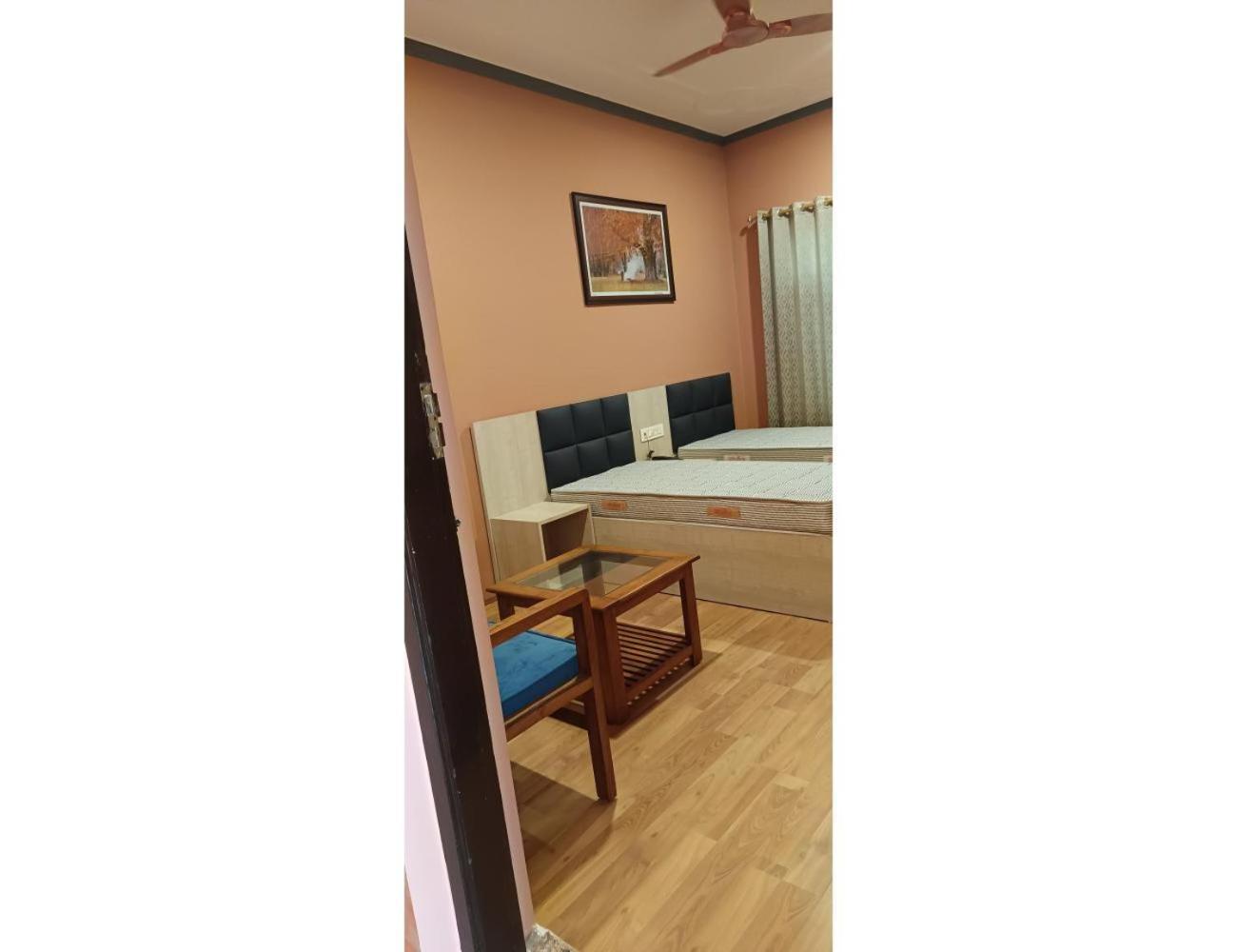 Lamra Guest House, Homestay Srinagar (Jammu and Kashmir)