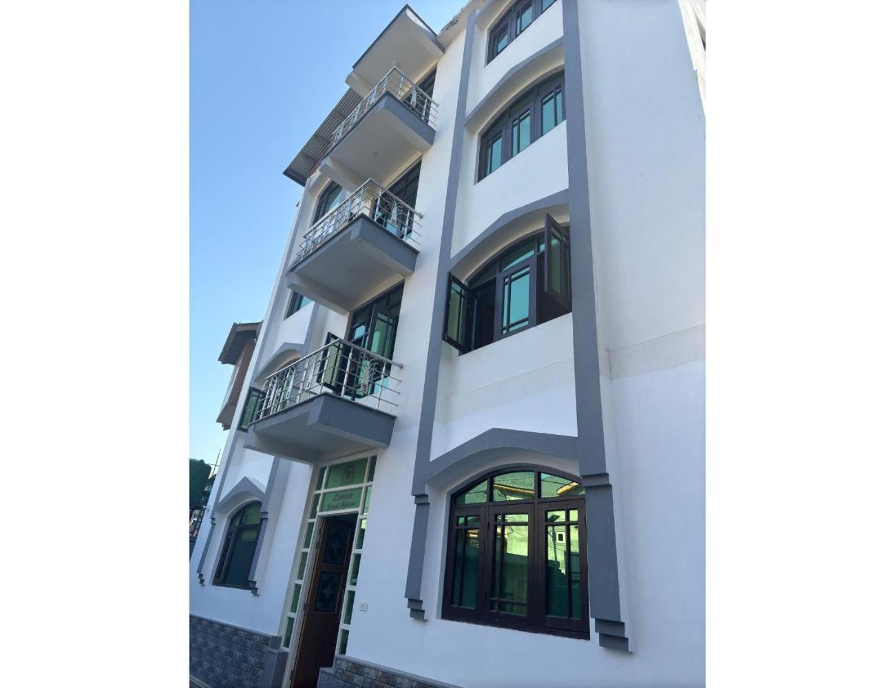 Lamra Guest House, Srinagar (Jammu and Kashmir)