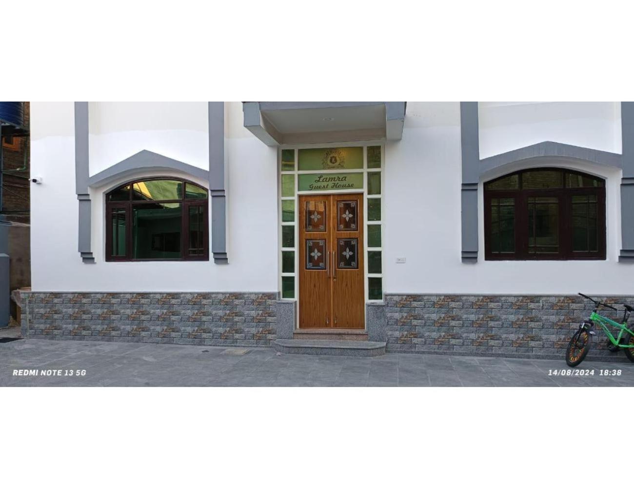 Lamra Guest House, Homestay *