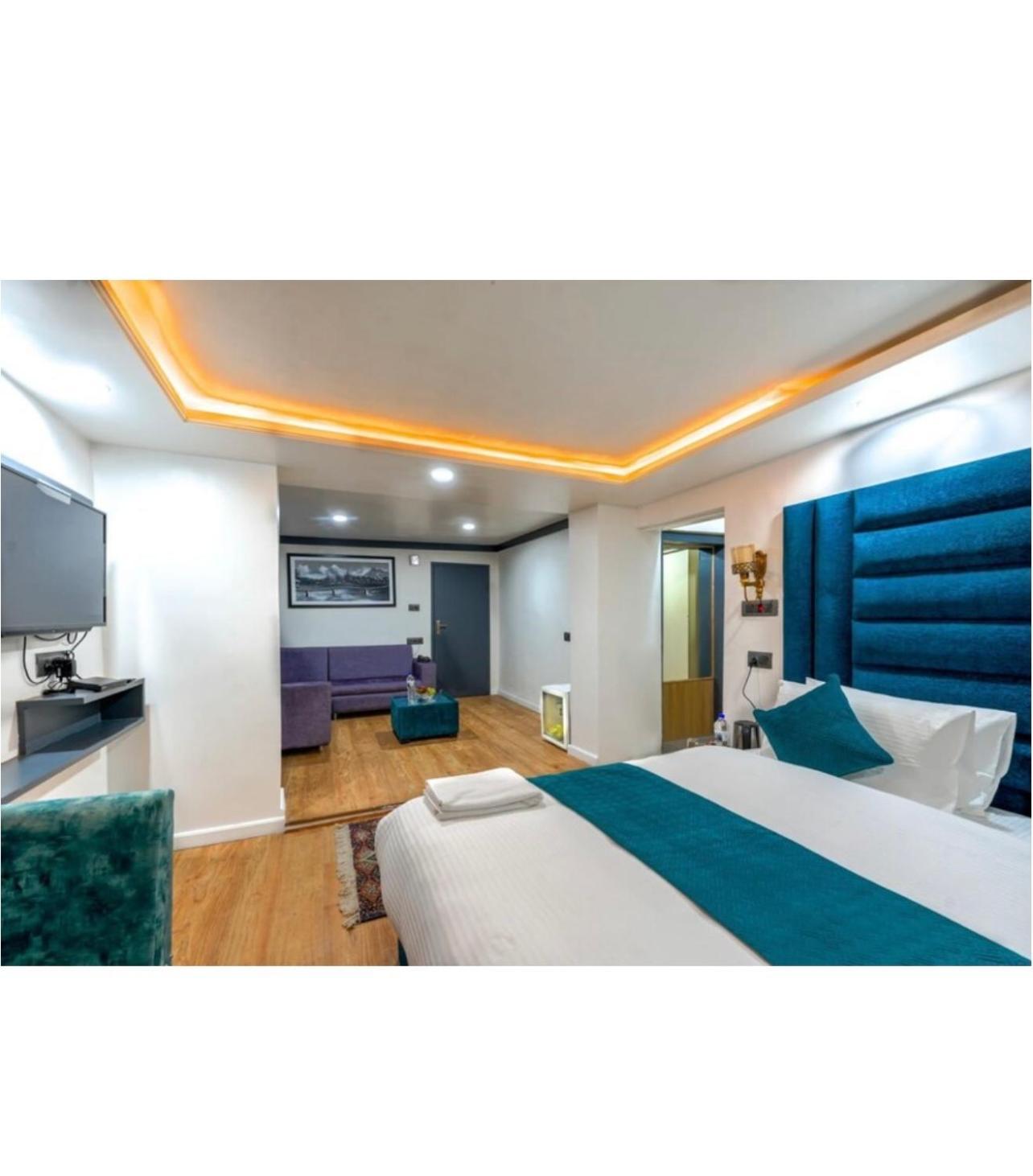 Pl Residency Homestay Srinagar (Jammu and Kashmir)