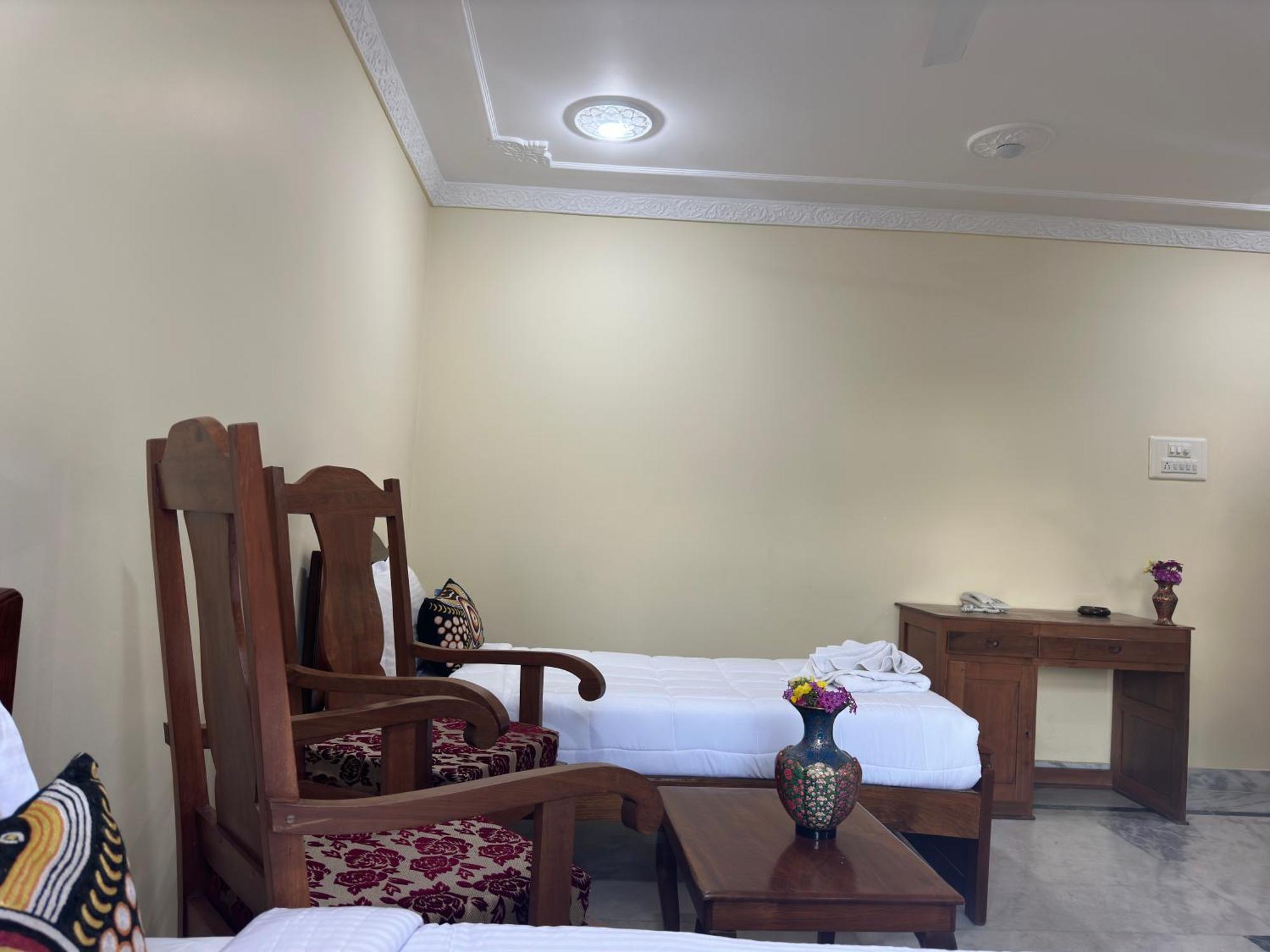 Jan Mahal Hotel Srinagar (Jammu and Kashmir)
