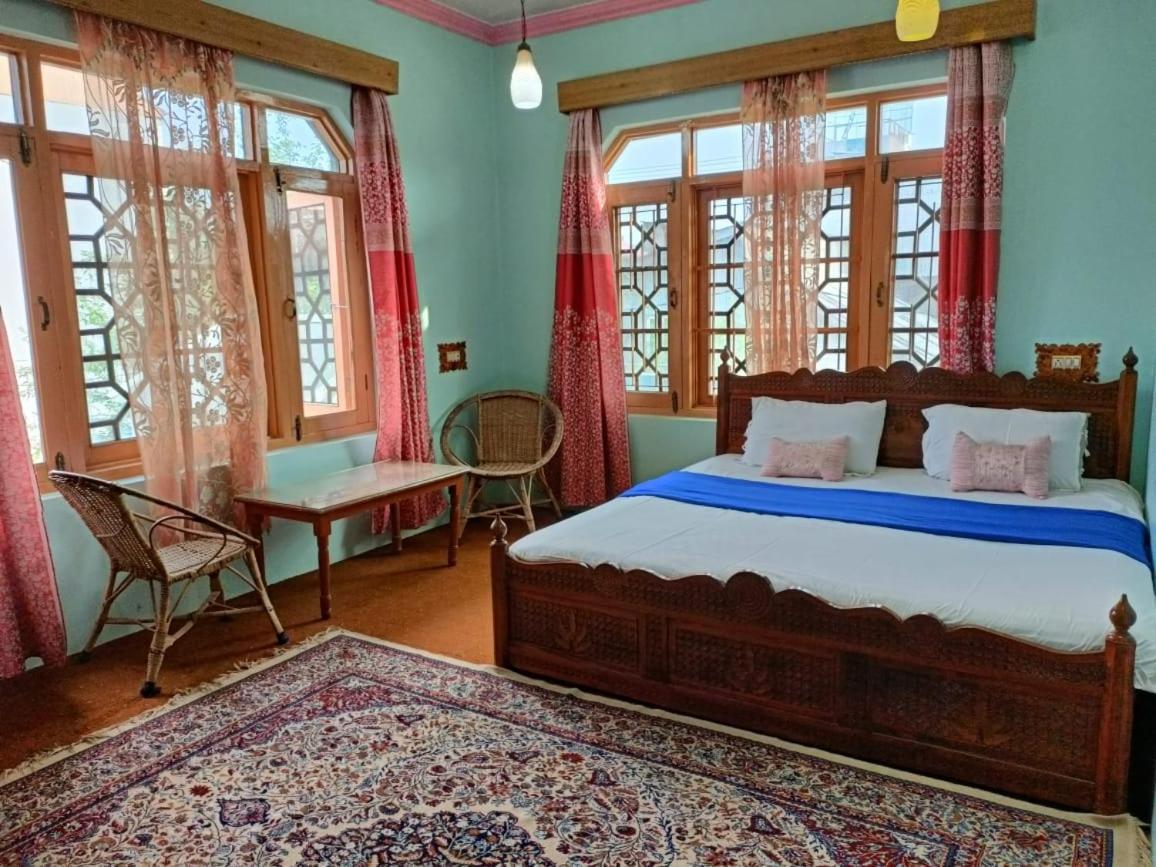 Grand Inayat Hotel Srinagar (Jammu and Kashmir)