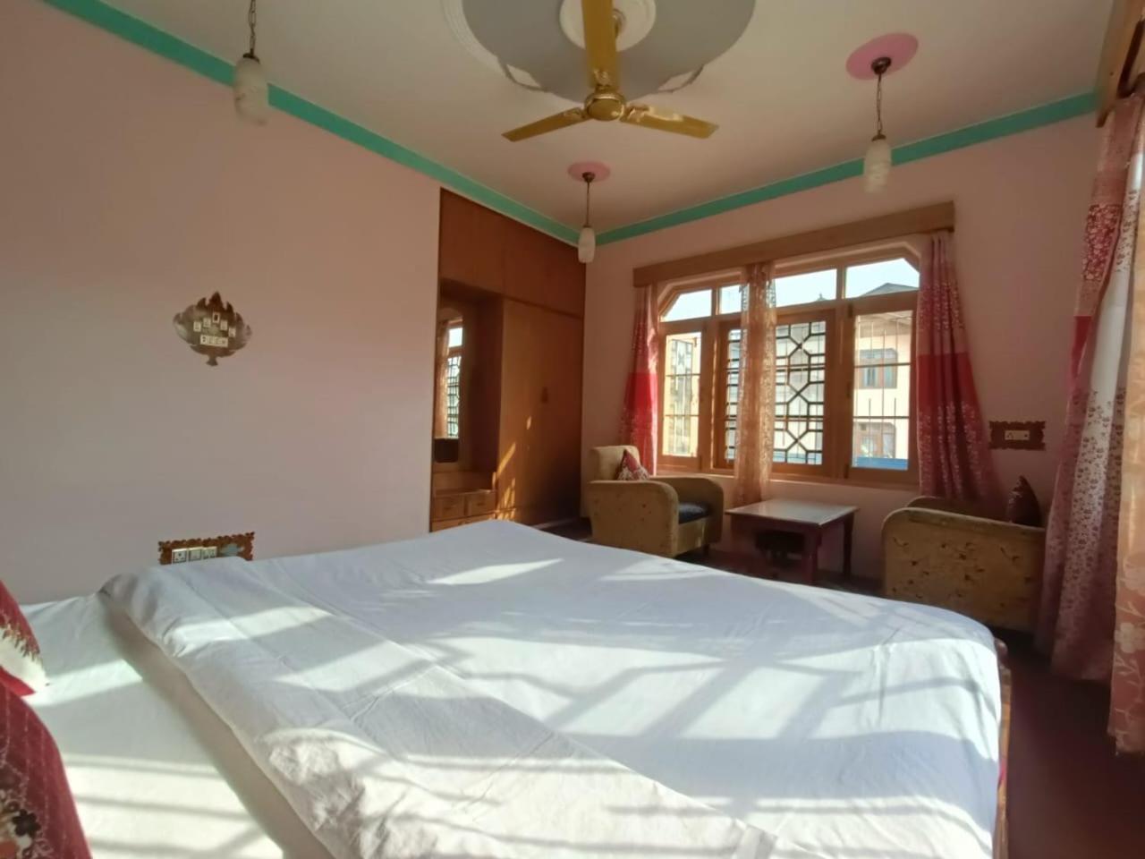 Grand Inayat Srinagar (Jammu and Kashmir)