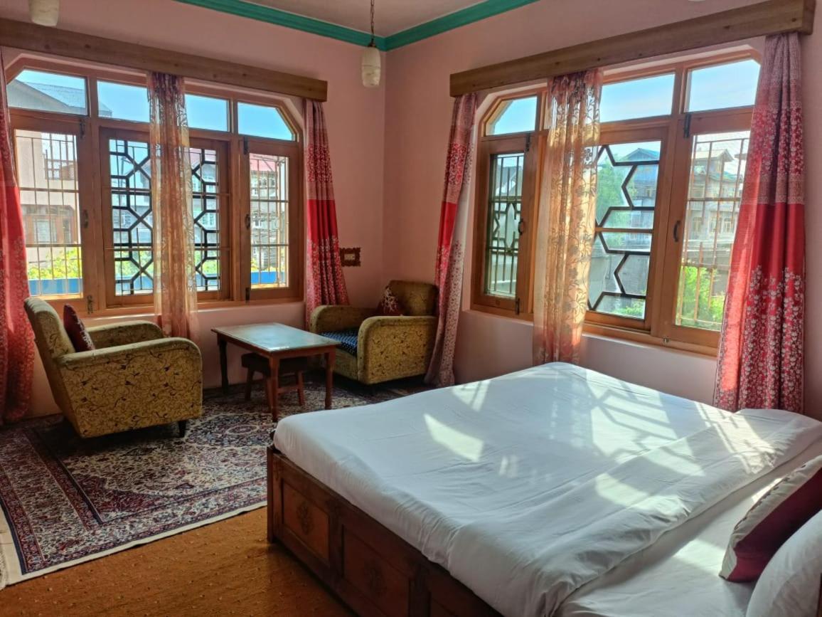 Grand Inayat