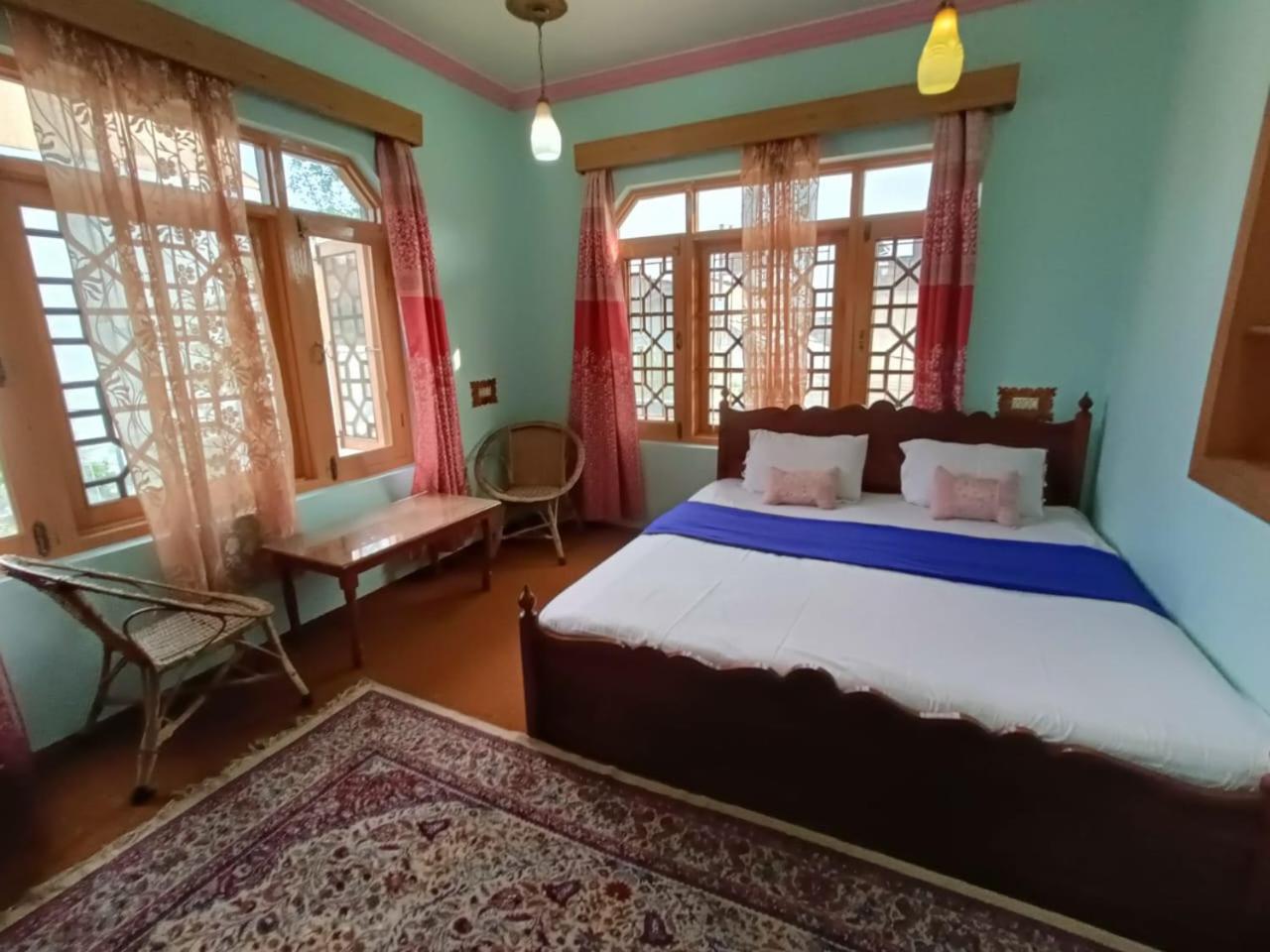 Hotel Grand Inayat *