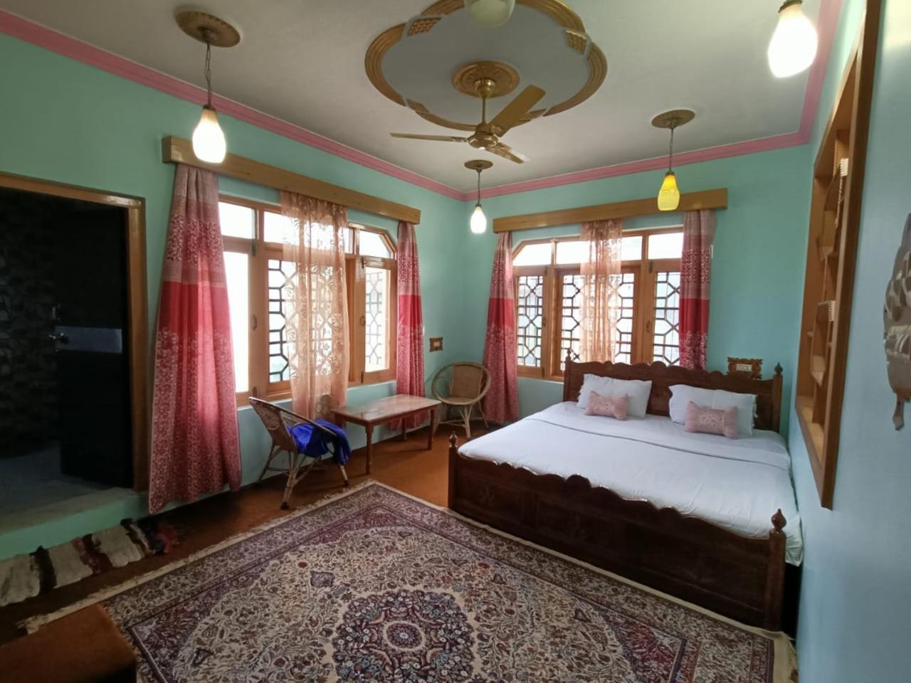 Grand Inayat Hotel