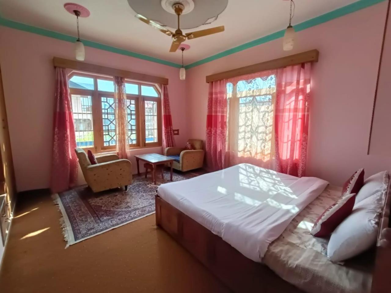 Grand Inayat Hotel *