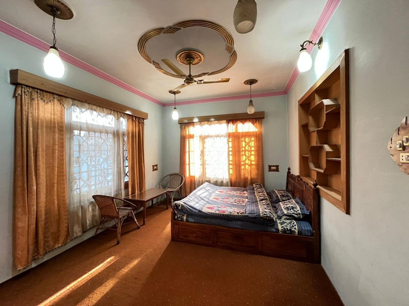 Hotel Grand Inayat *