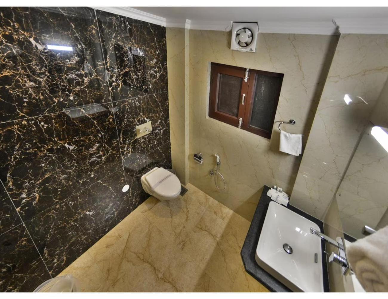 Royal Heritage, Homestay Srinagar (Jammu and Kashmir)