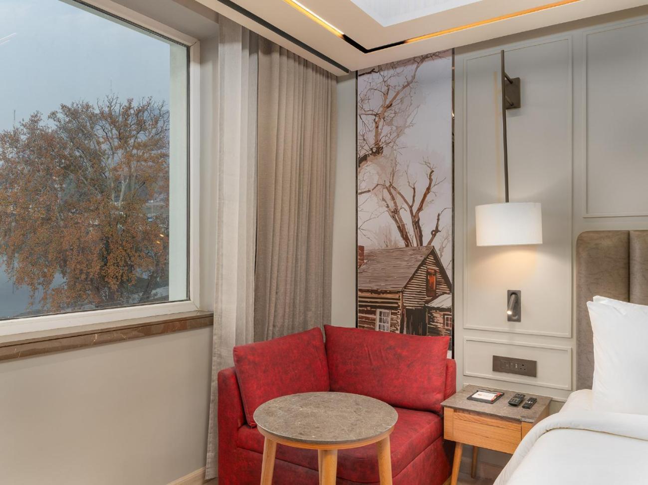 Ramada Encore By Wyndham Rajbagh * Srinagar (Jammu and Kashmir)