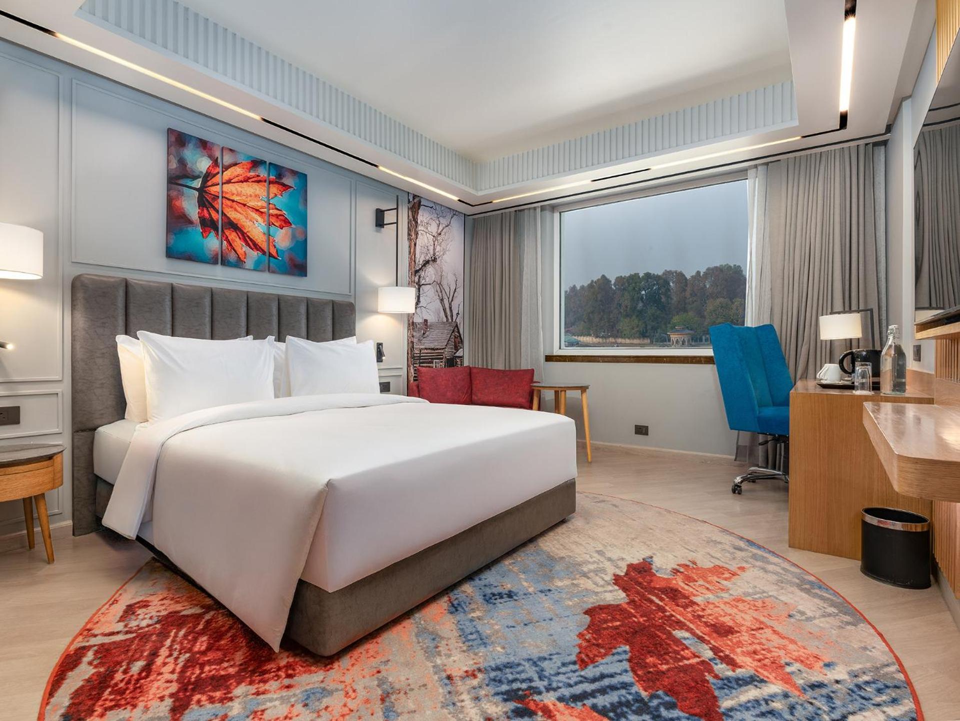 Hotel Ramada Encore By Wyndham Rajbagh *