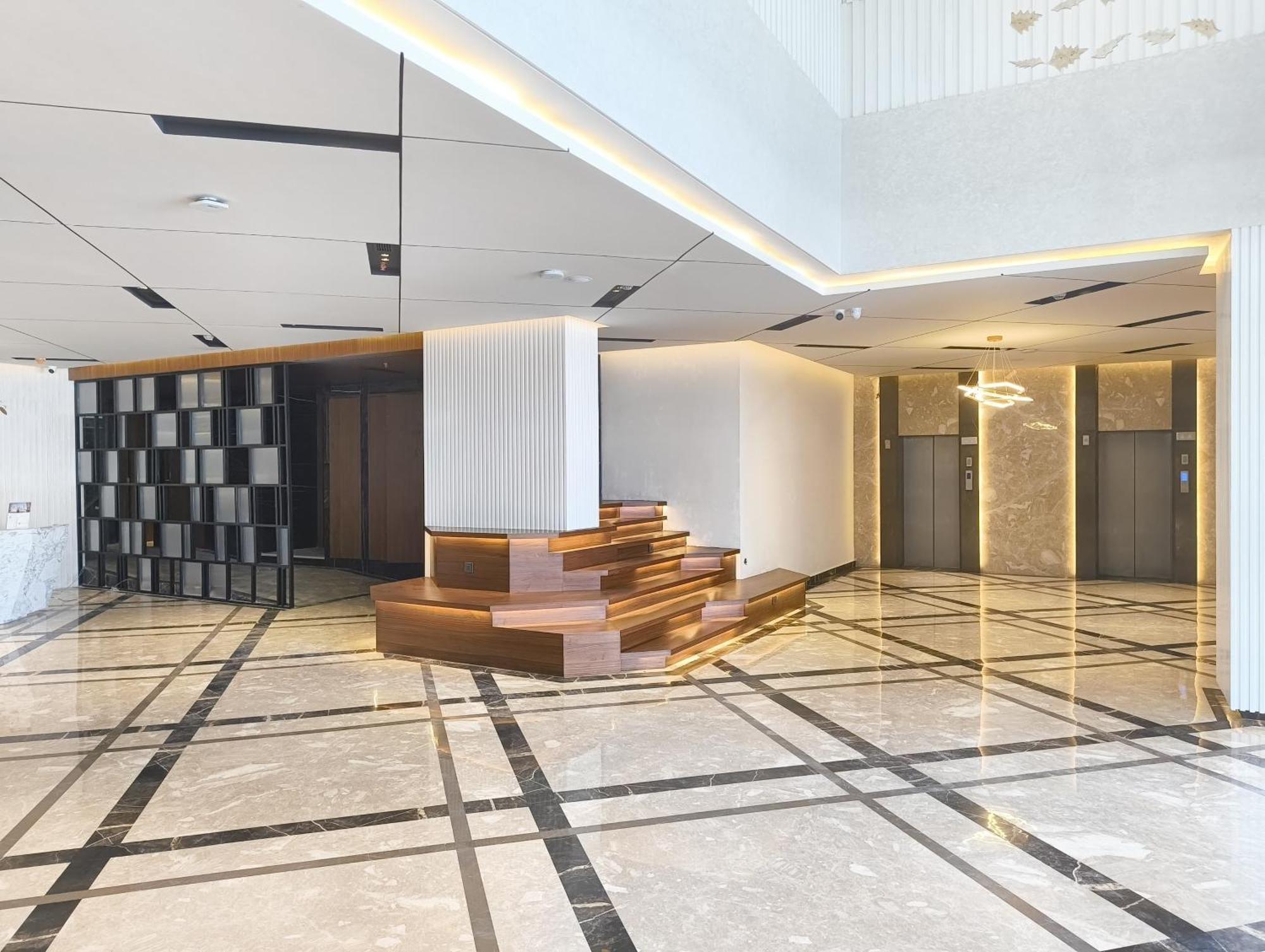 Ramada Encore By Wyndham Rajbagh Hotel Srinagar (Jammu and Kashmir)