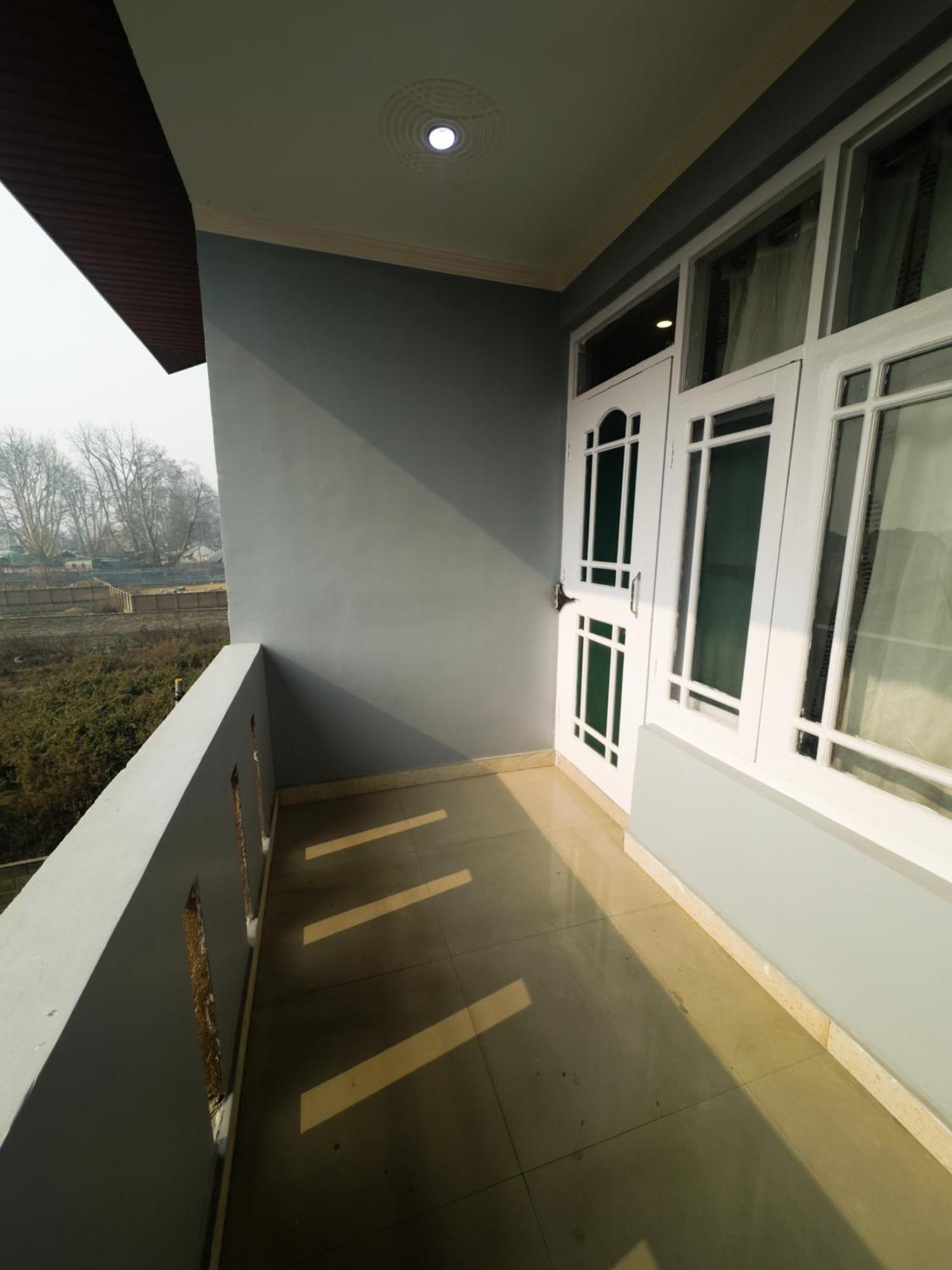 The Penthouse * Srinagar (Jammu and Kashmir)
