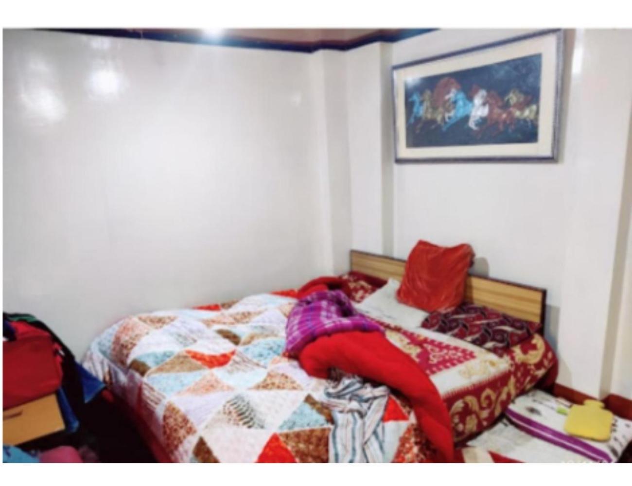 Hotel Hill Nearby Dal Srinagar (Jammu and Kashmir)