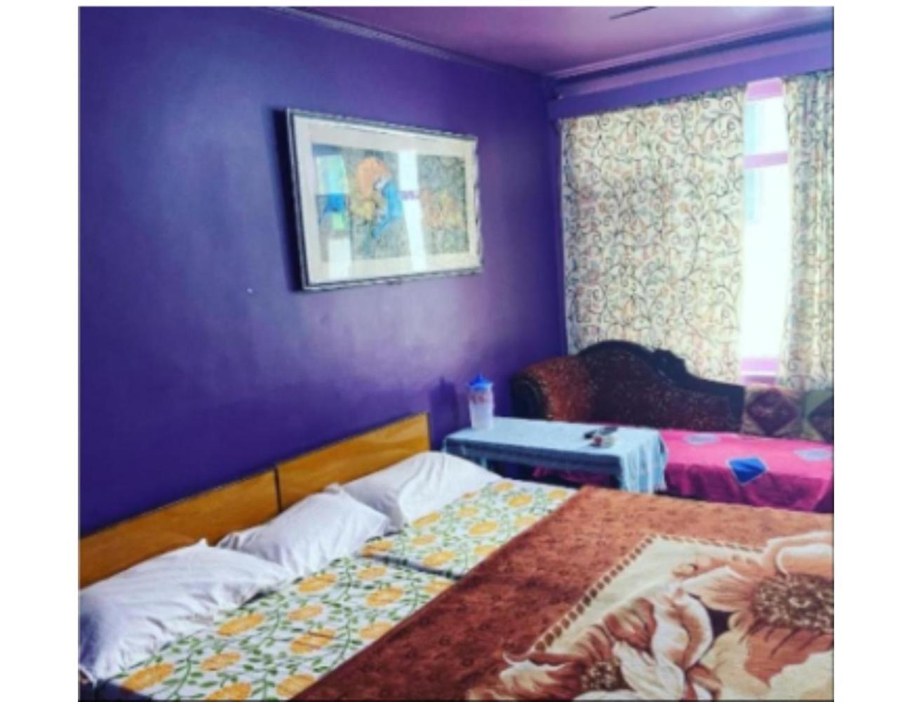 Hill Nearby Dal Hotel Srinagar (Jammu and Kashmir)